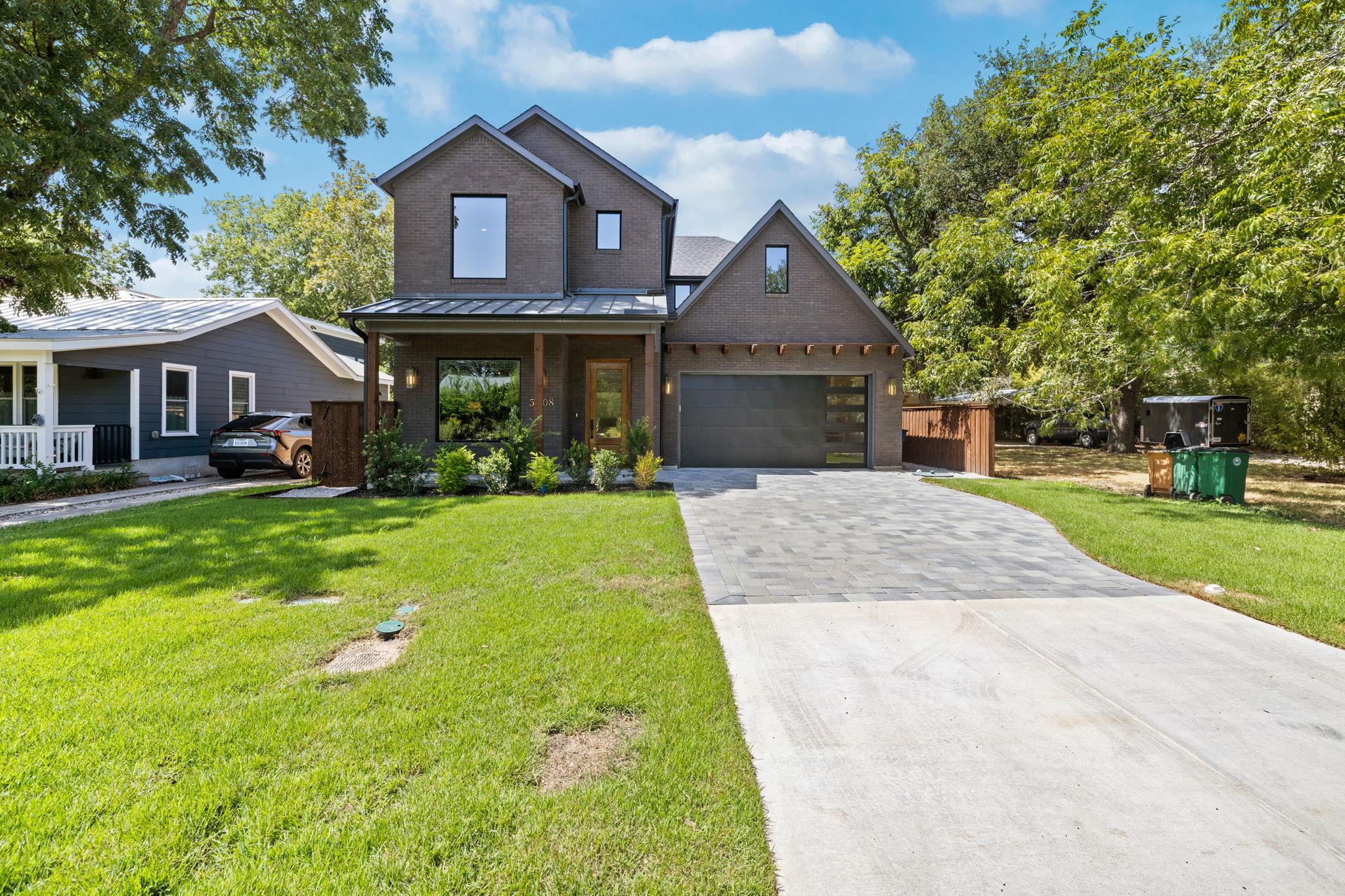 Listing photo 1 of 5408  Montview St