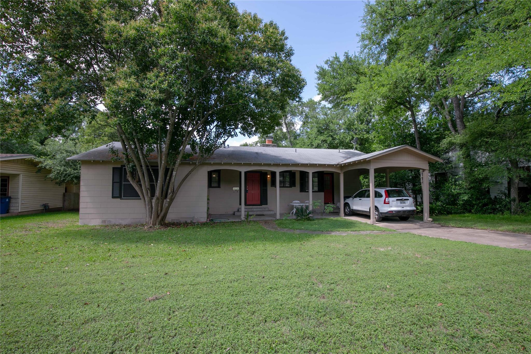 Listing photo 1 of 1811 E 39th St