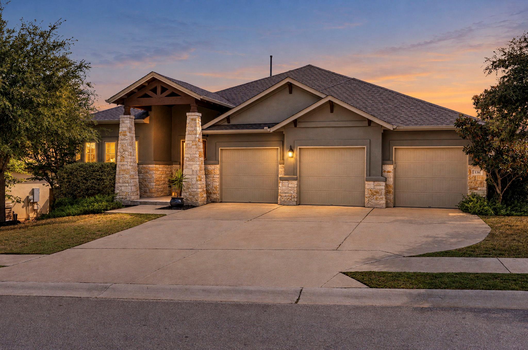 Listing photo 1 of 136  Double L Dr
