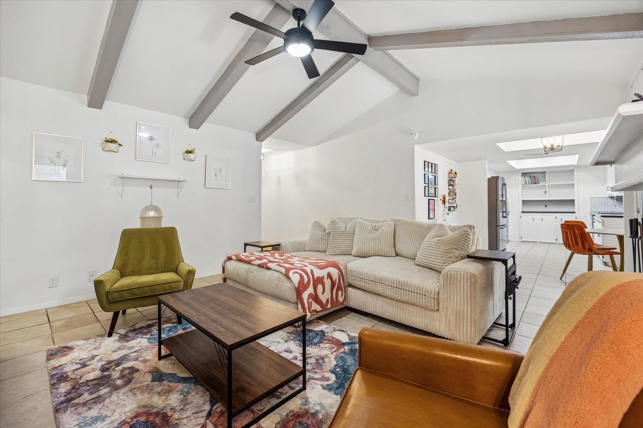 908  Riddlewood Dr 매물 사진 1