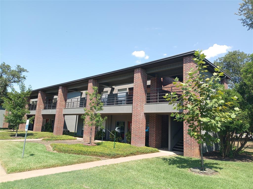 Listing photo 1 of 3355  Bee Caves Rd  #307