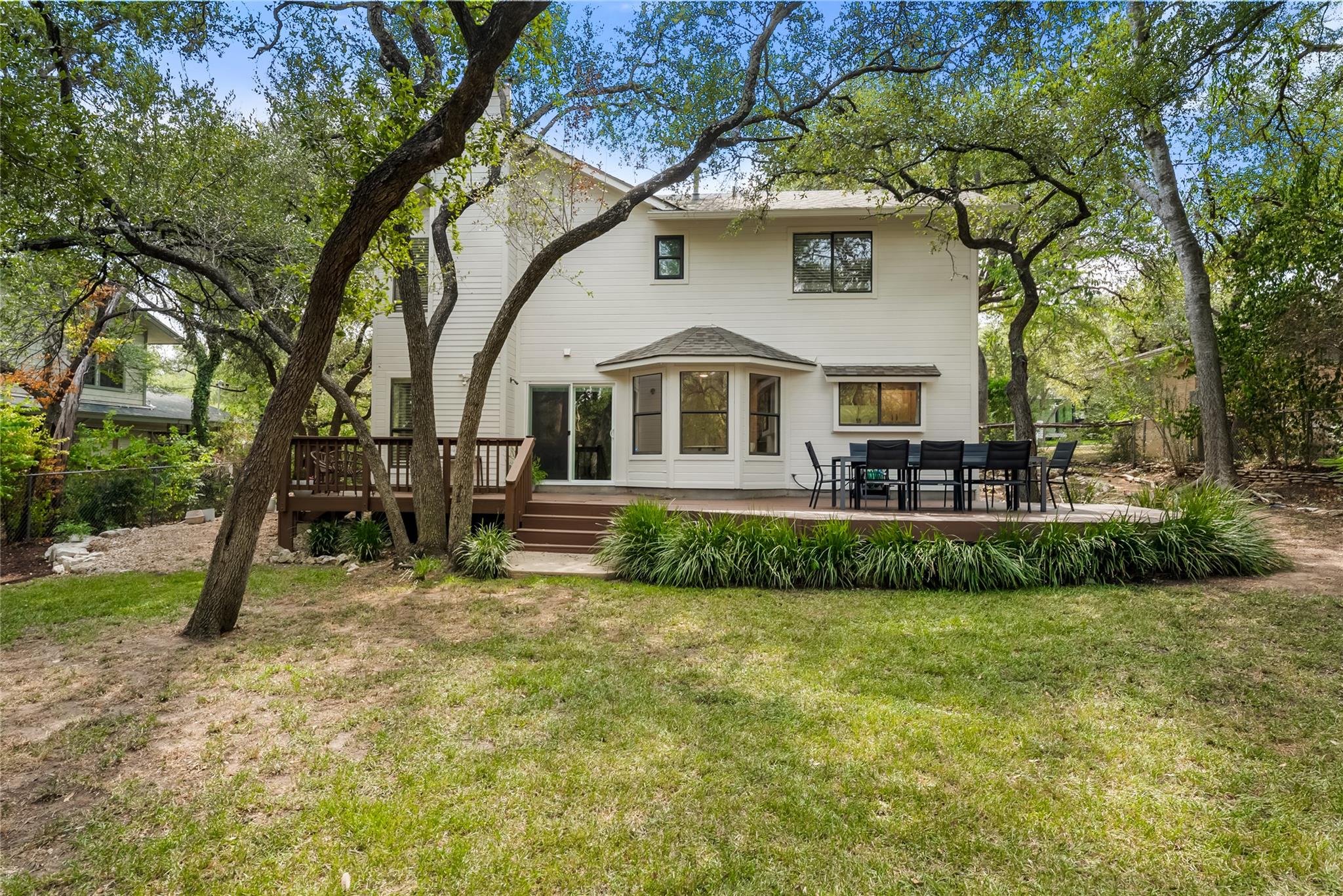 Listing photo 1 of 108 W SPRING Dr