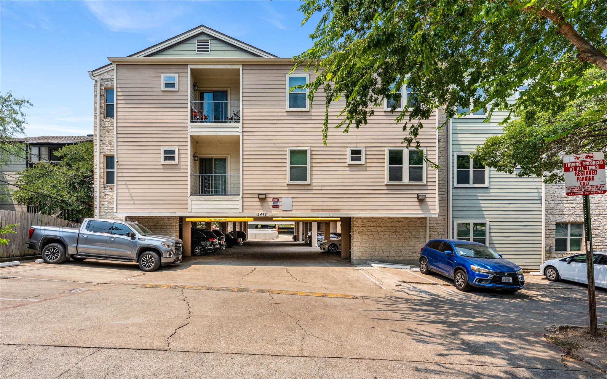 Foto del anuncio 1 de 2414  Longview St  #202