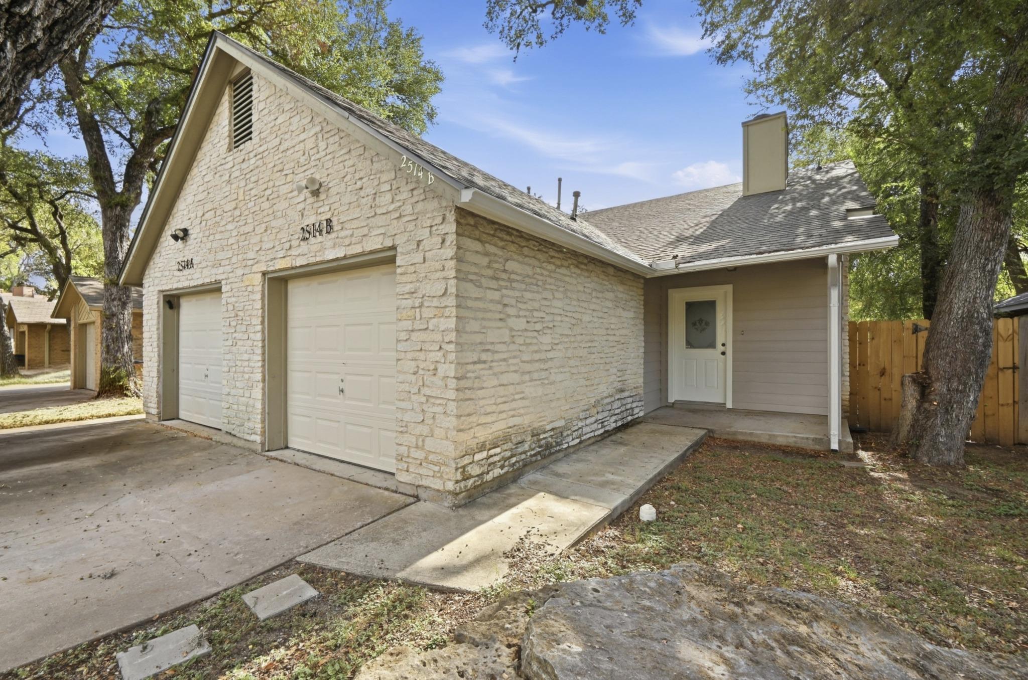 Listing photo 1 of 2514  Howellwood Way  #B