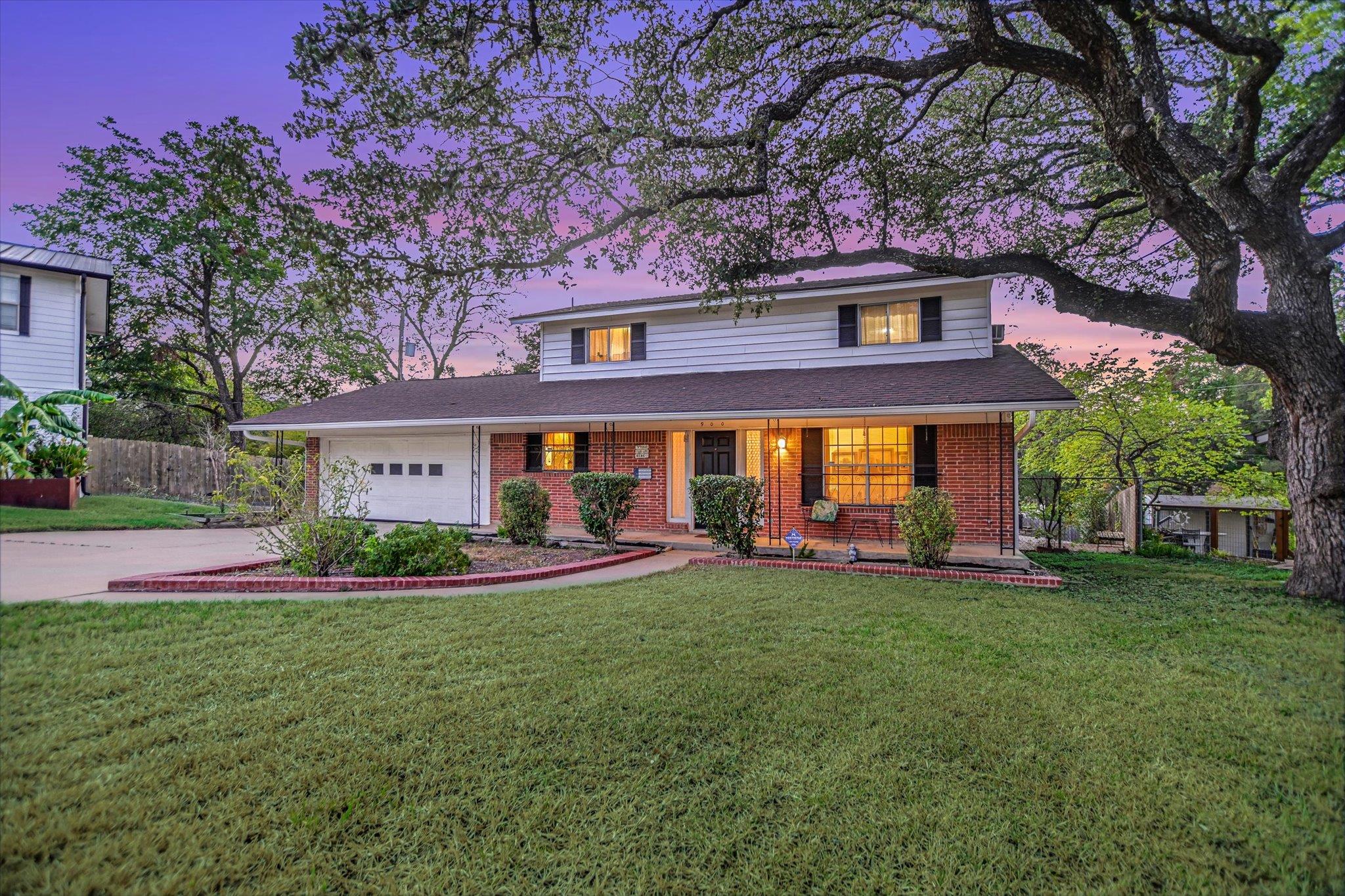 Listing photo 1 of 900  Pepperell Ct