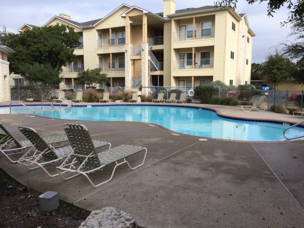 Listing photo 1 of 2320  Gracy Farms Ln  #412