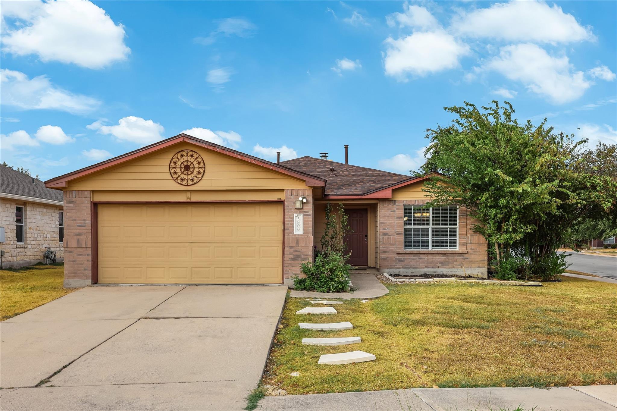 Listing photo 1 of 3800  Hickox Dr