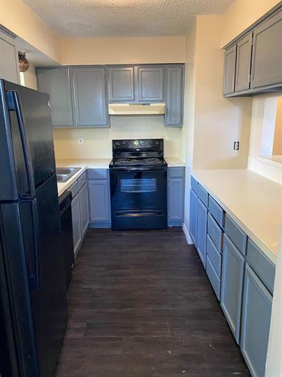 Listing photo 1 of 139  Elm Dr  #106