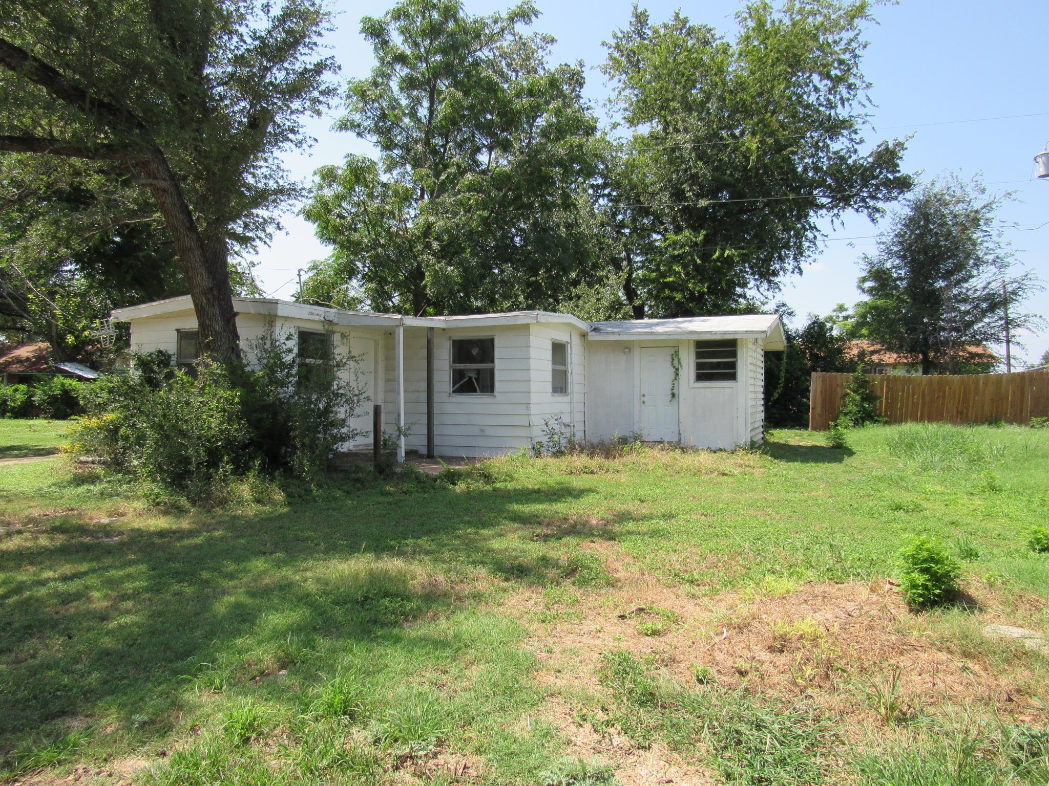 Listing photo 1 of 3700  Mountain Oak Ln
