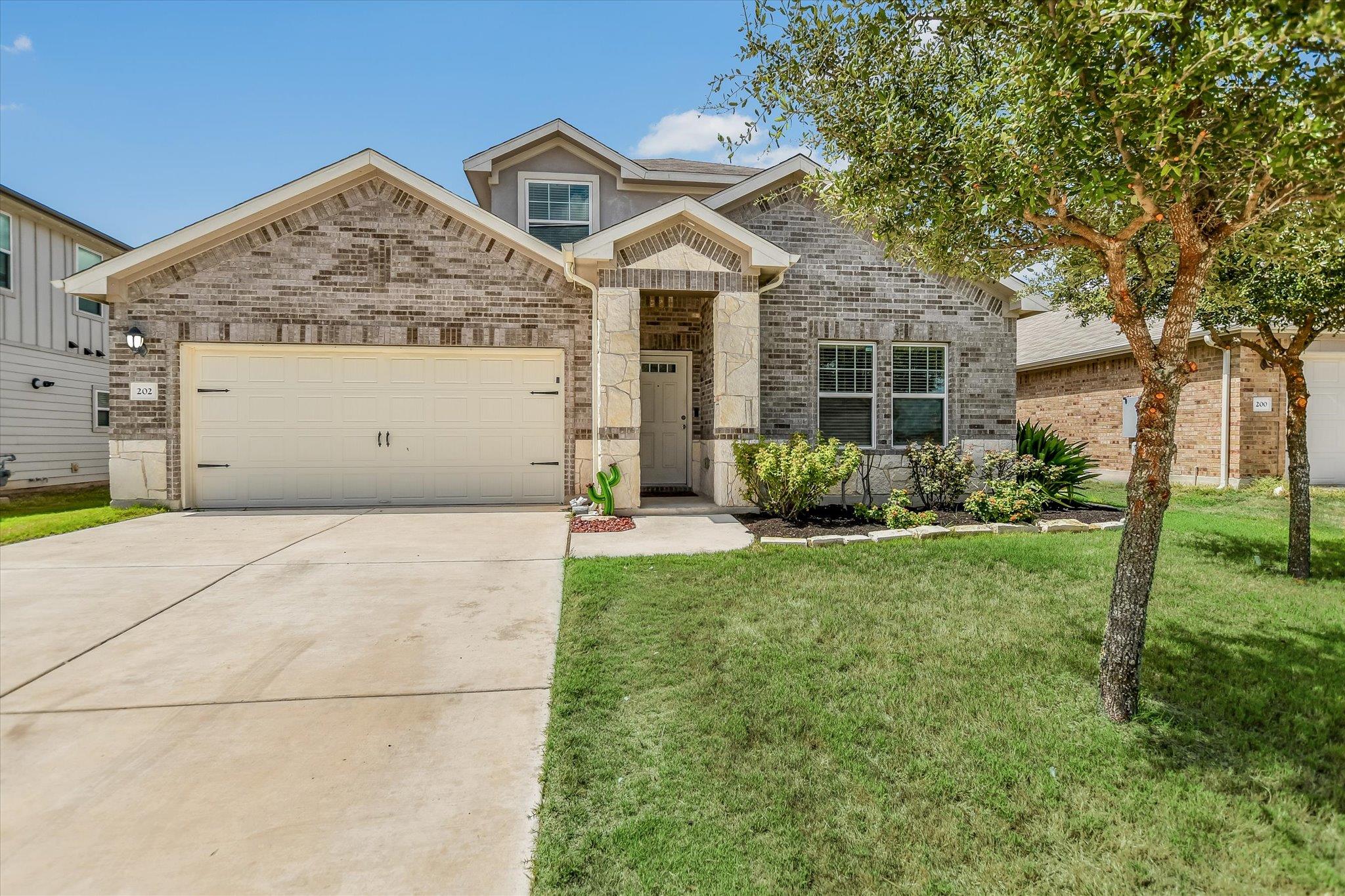 Listing photo 1 of 202  Grasslands Trl