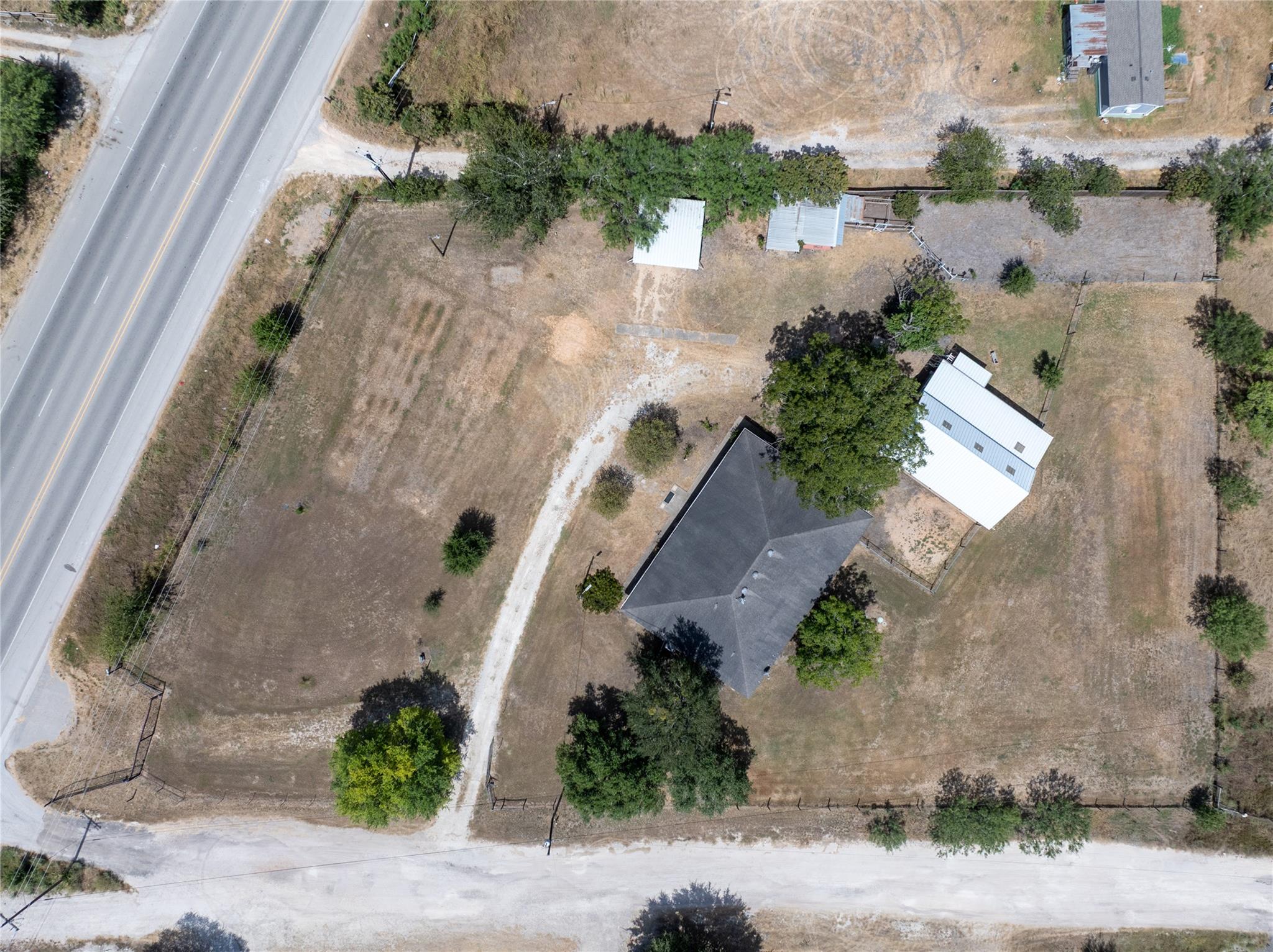 Listing photo 1 of 2481  Highway 21 None W