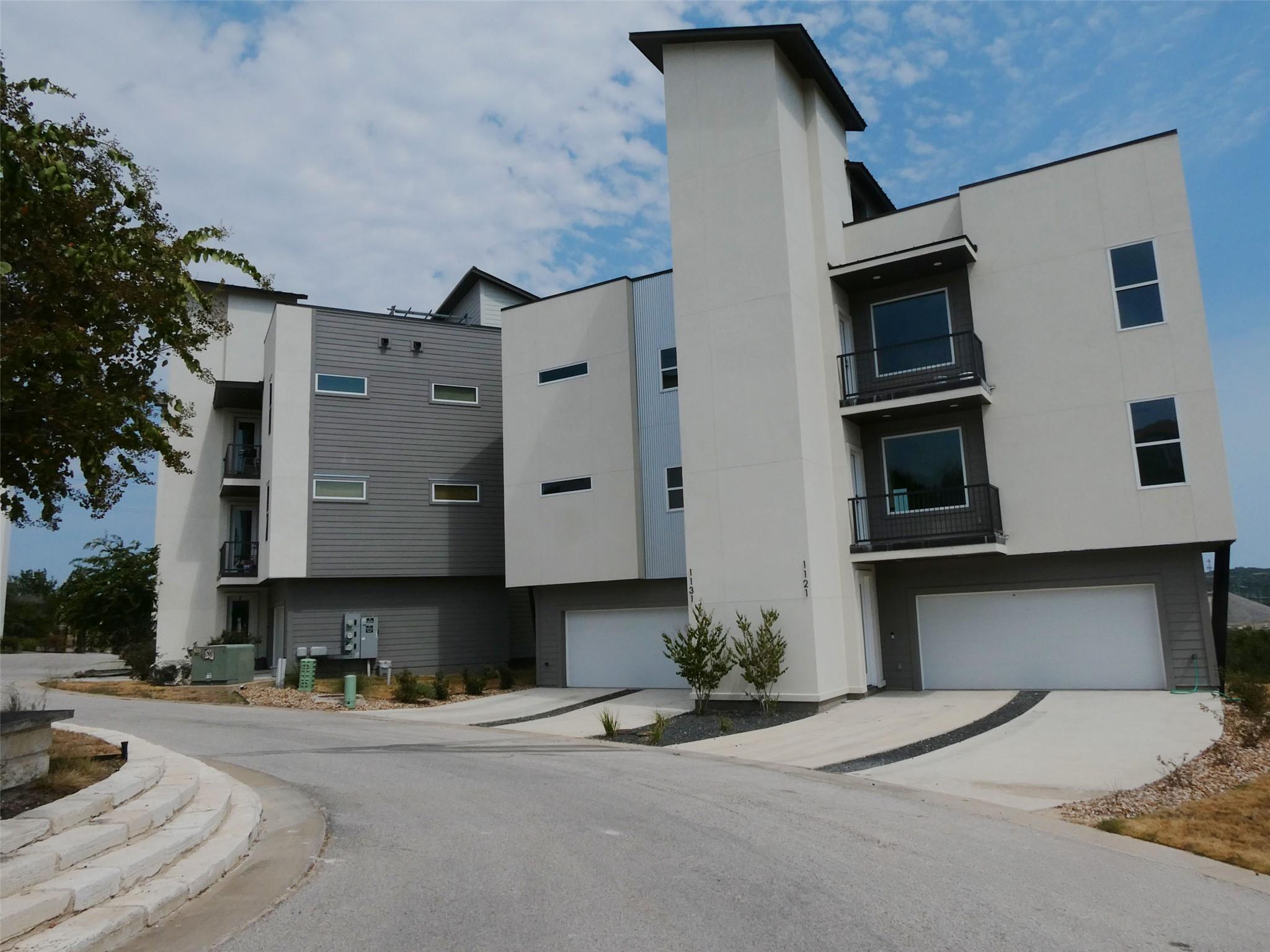 Listing photo 1 of 4300  MANSFIELD DAM Rd  #621
