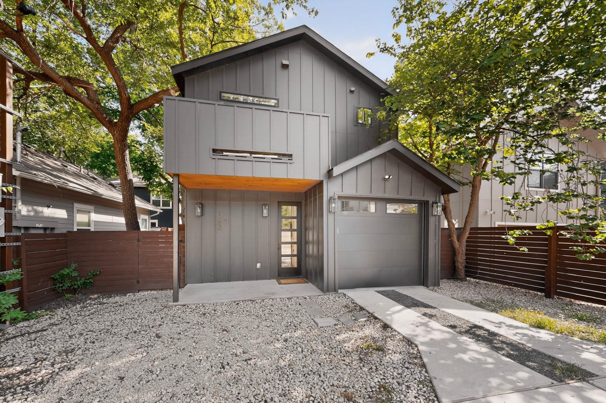 1708  Canterbury St  #B 的房源照片，第 1 张