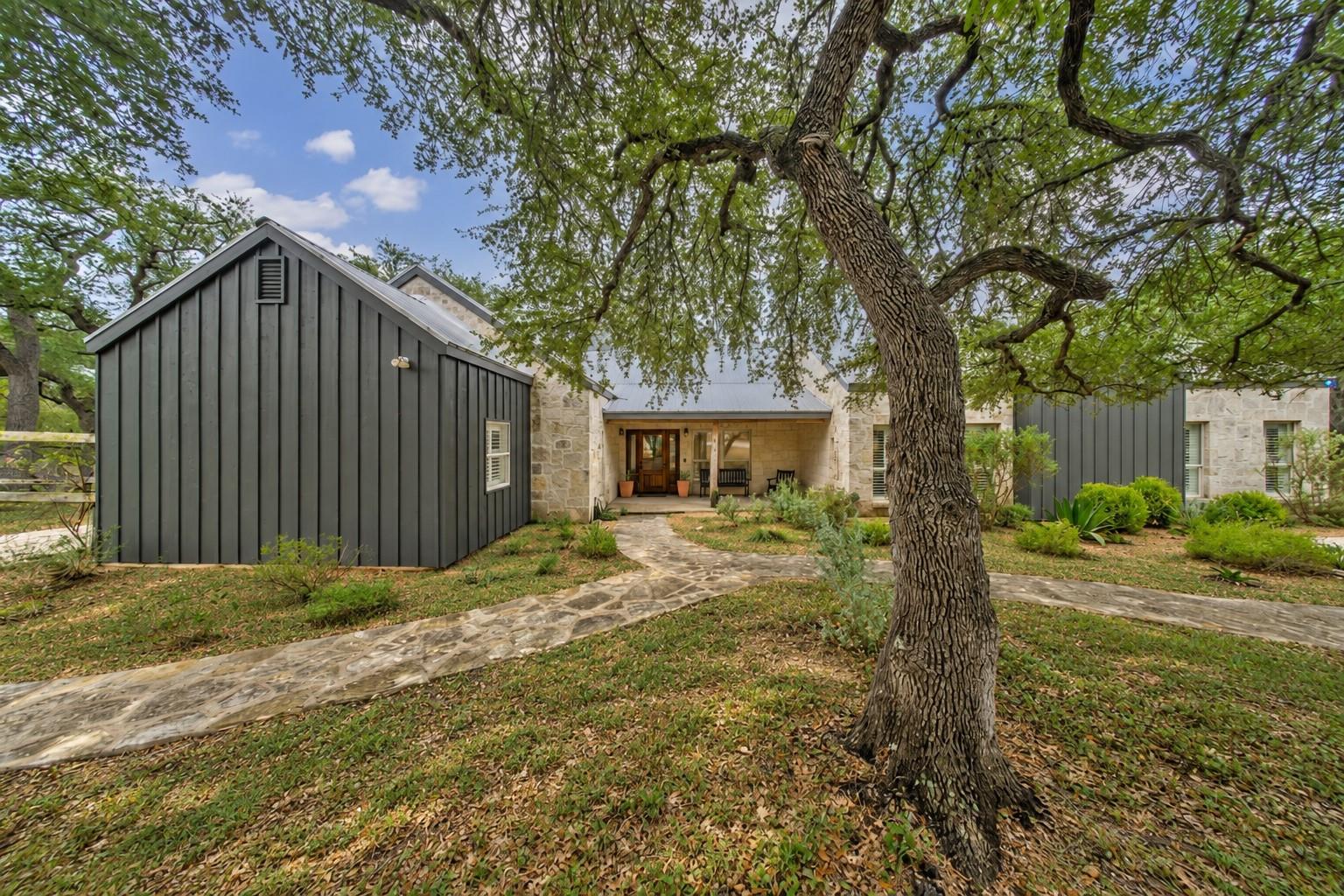 Listing photo 1 of 188  Broken Lance Dr