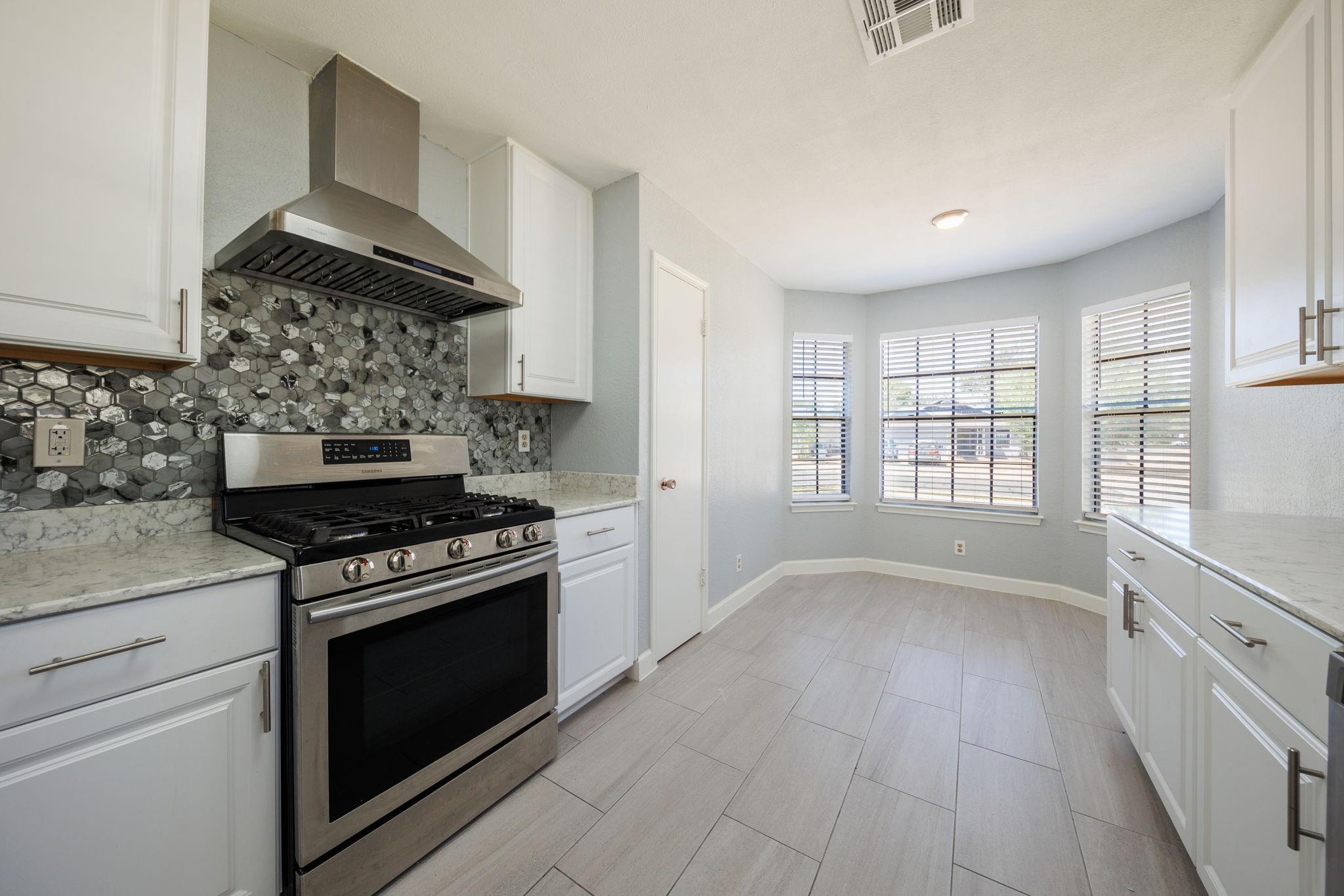 Foto del anuncio 1 de 808  Primrose Ln