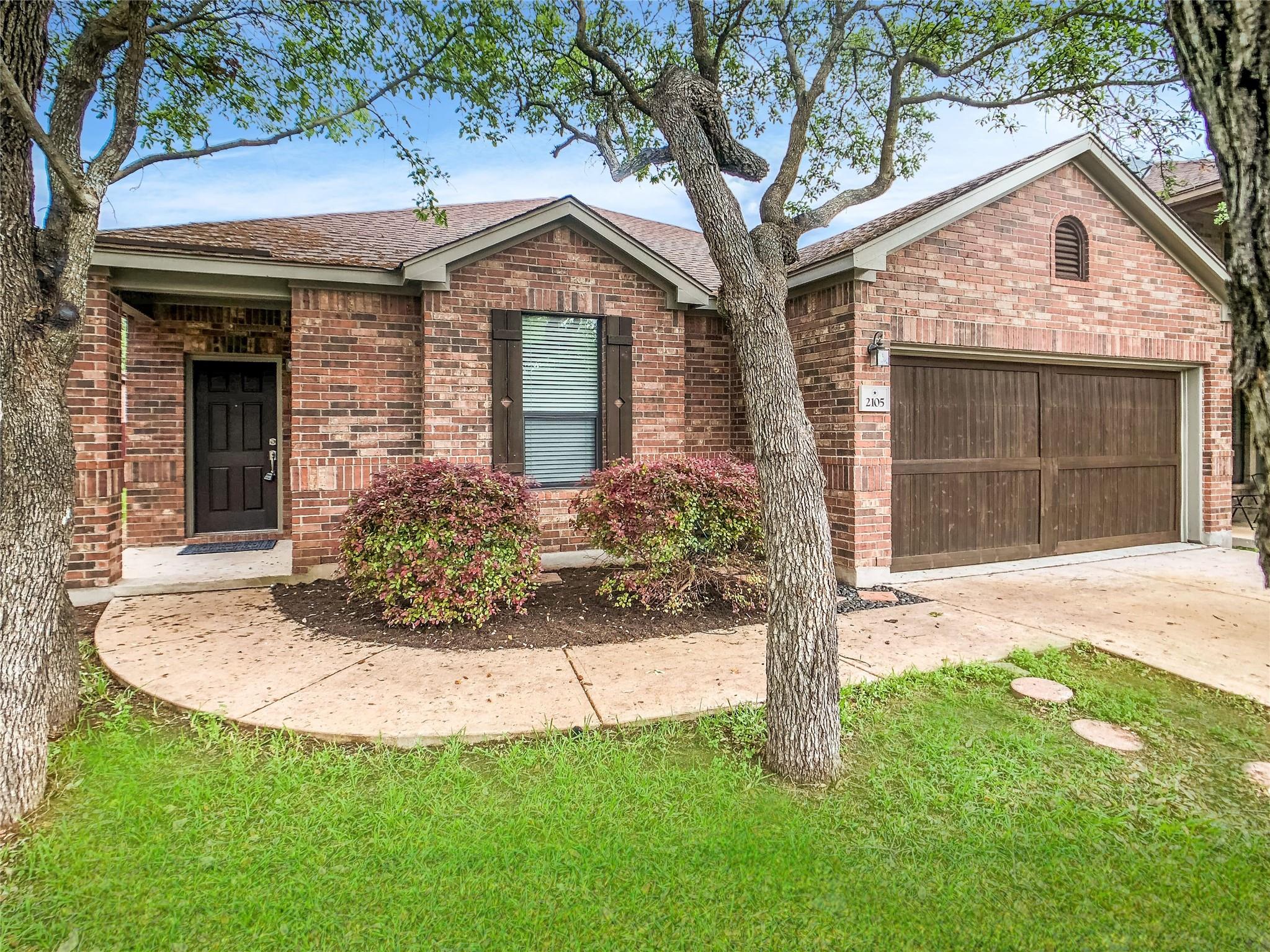 Listing photo 1 of 2105  Sage Canyon Dr