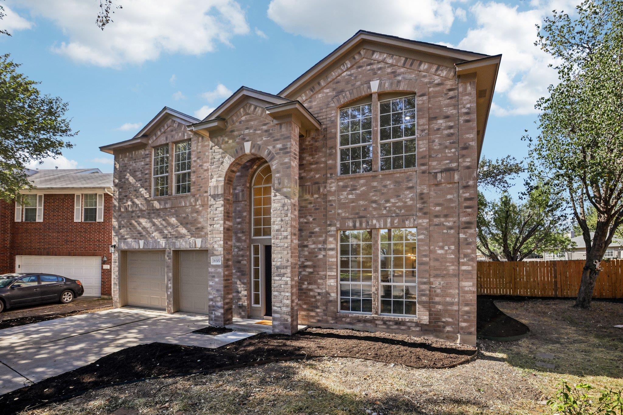 Listing photo 1 of 16300  Suzi Cv