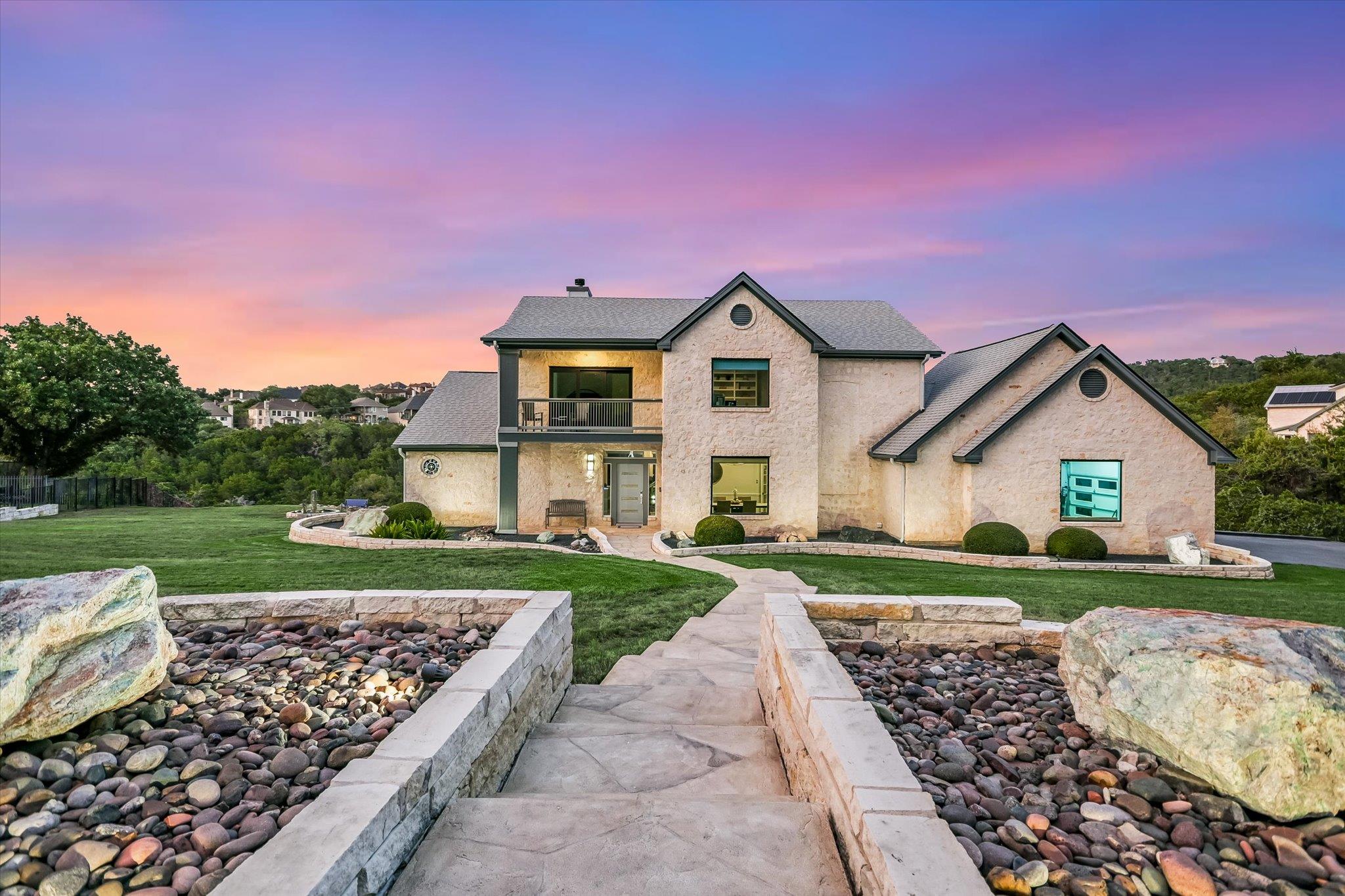 Listing photo 1 of 3310  Far View Dr