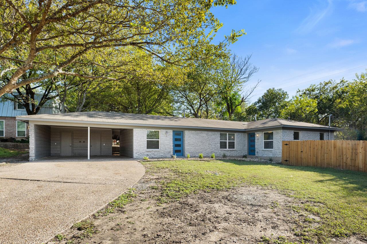 Listing photo 1 of 2303  Metcalfe Rd  #A