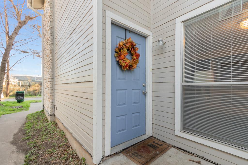 Foto del anuncio 1 de 5203  Evans Ave  #D