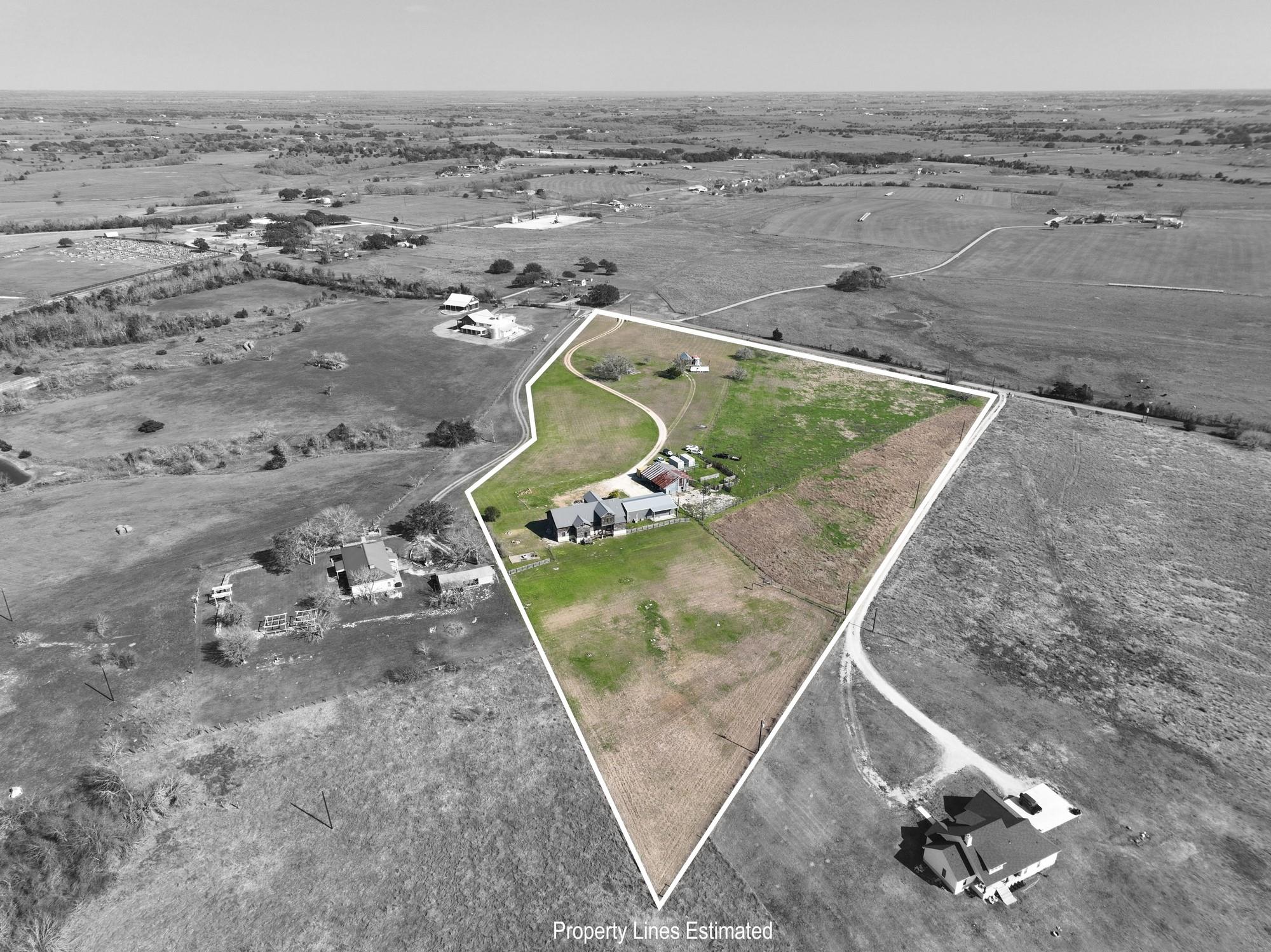 Sweeping country views surround this expansive ru