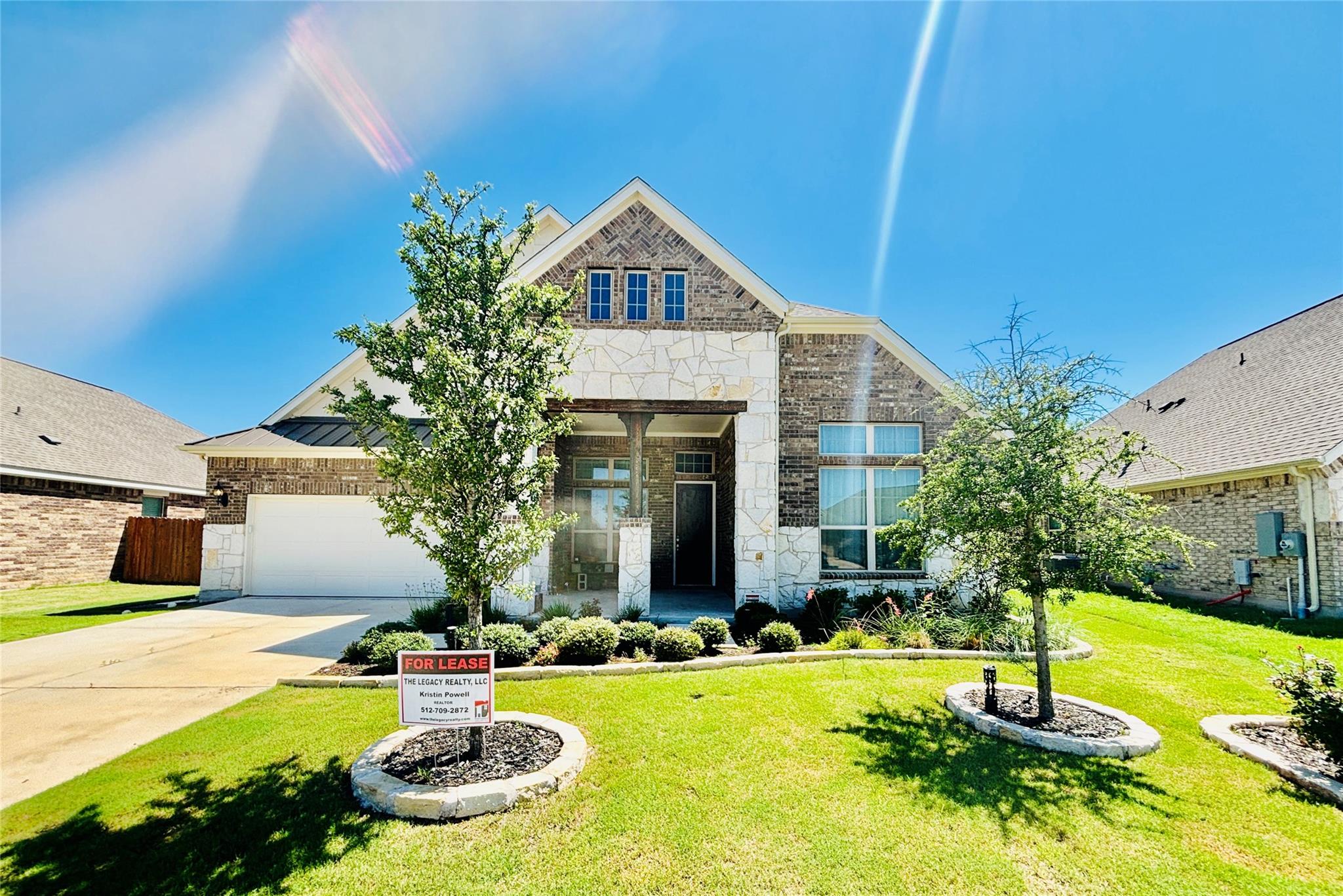 Listing photo 1 of 808  Clear Spring Ln