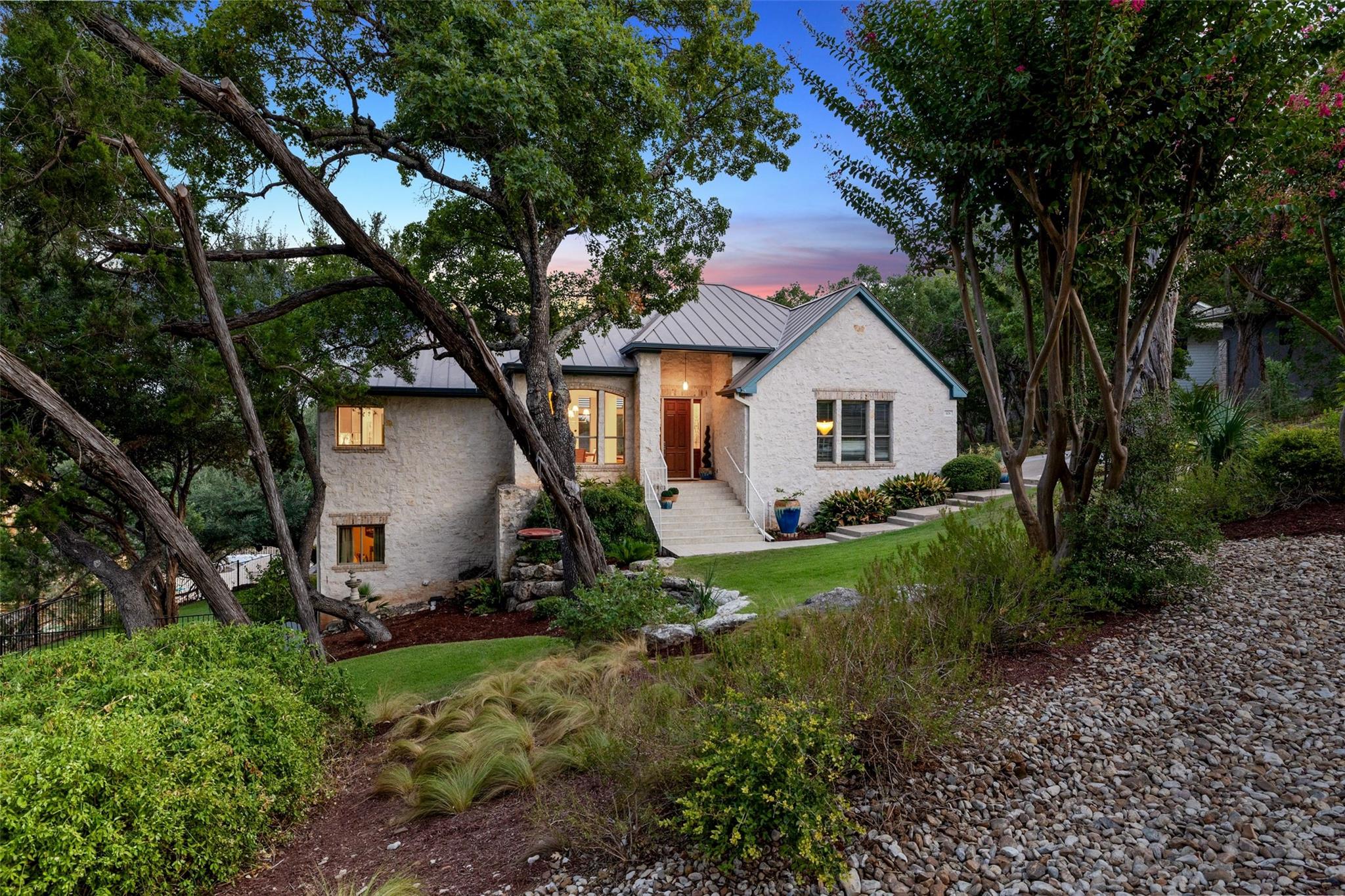 Listing photo 1 of 106  Nakoma Dr