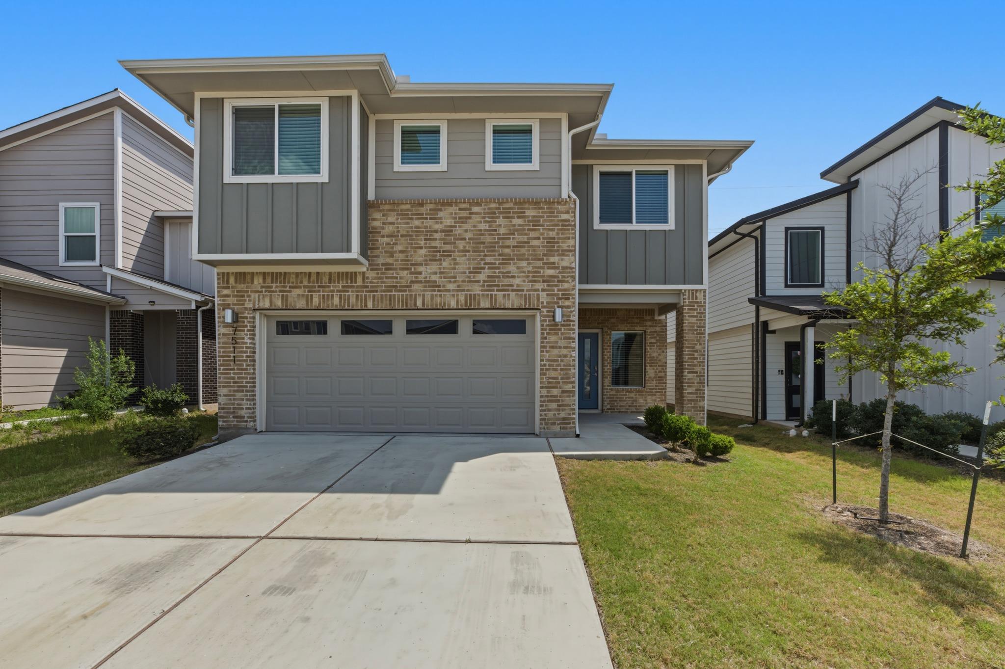 Listing photo 1 of 7511  Traylor Cv