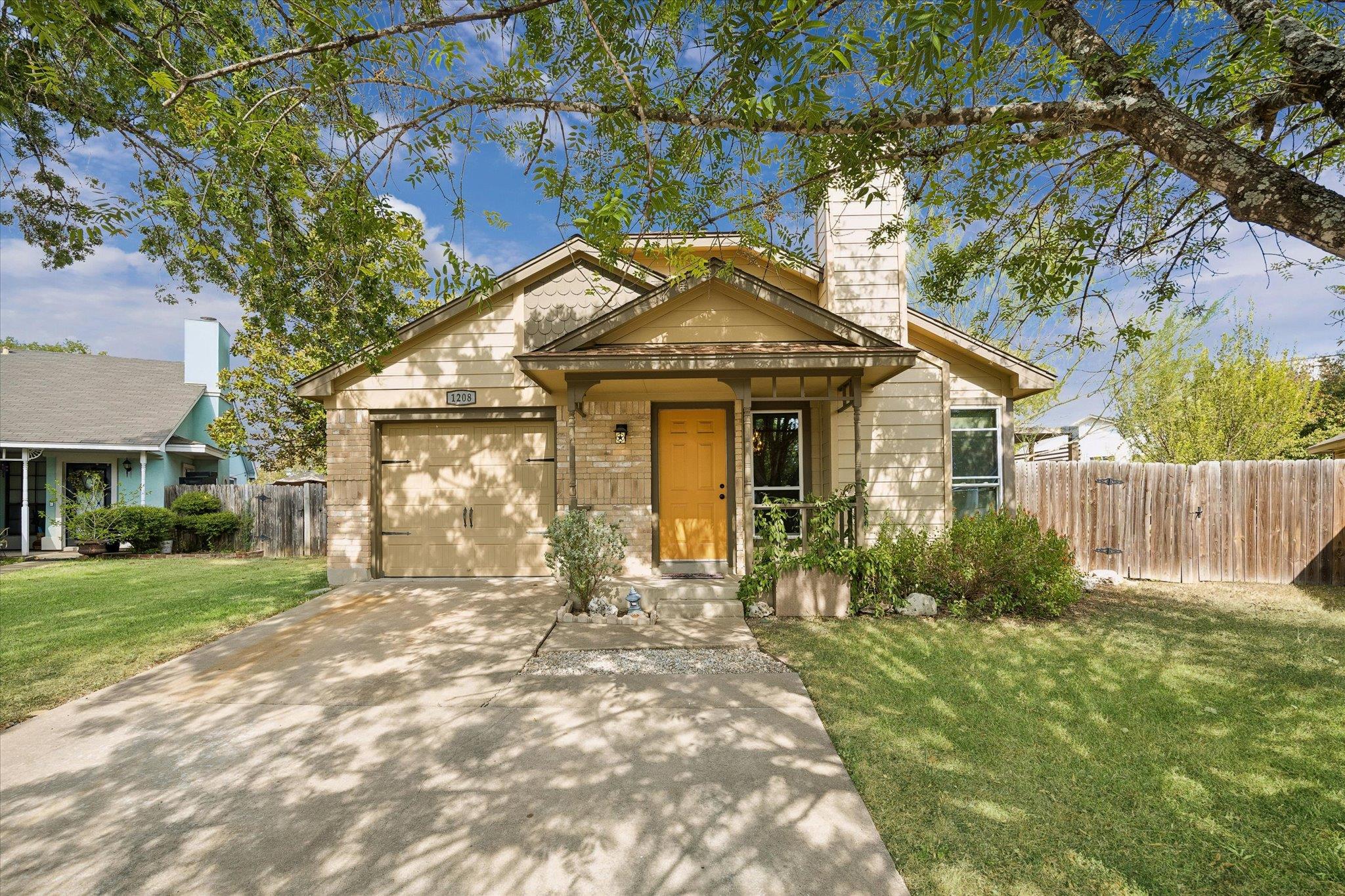 Listing photo 1 of 1208  Glen Summer Cv