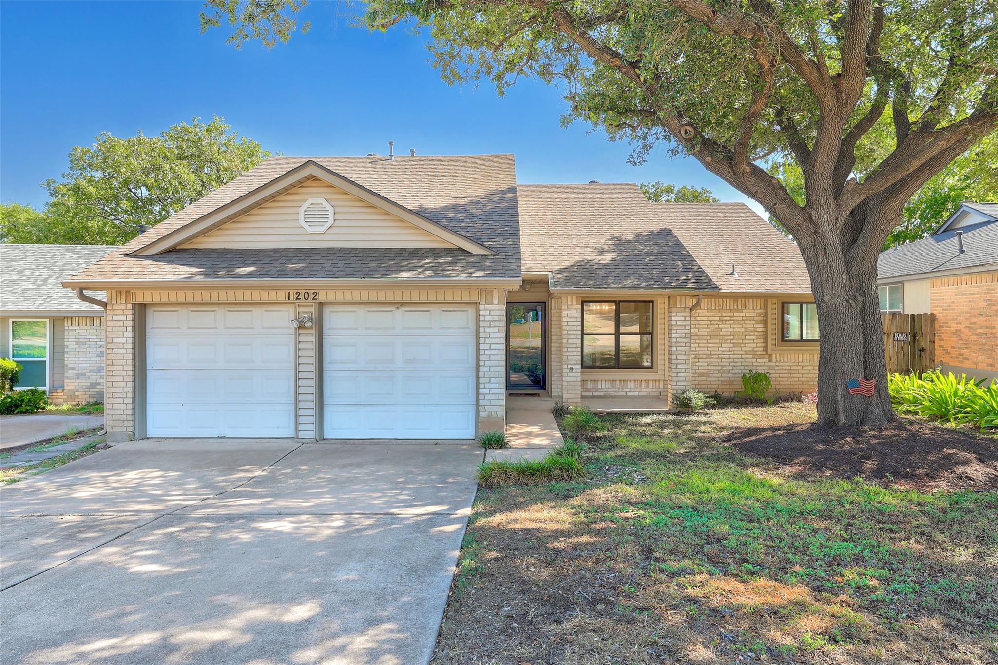 Listing photo 1 of 1202  Ivybridge Dr