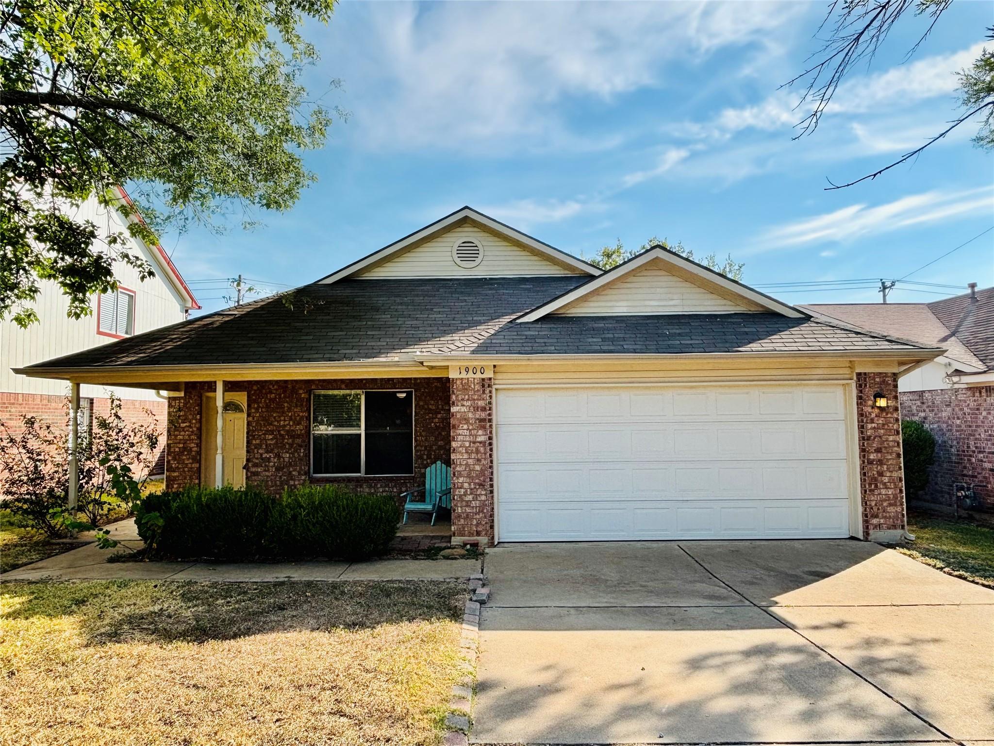 Listing photo 1 of 1900  Summer Rain Dr