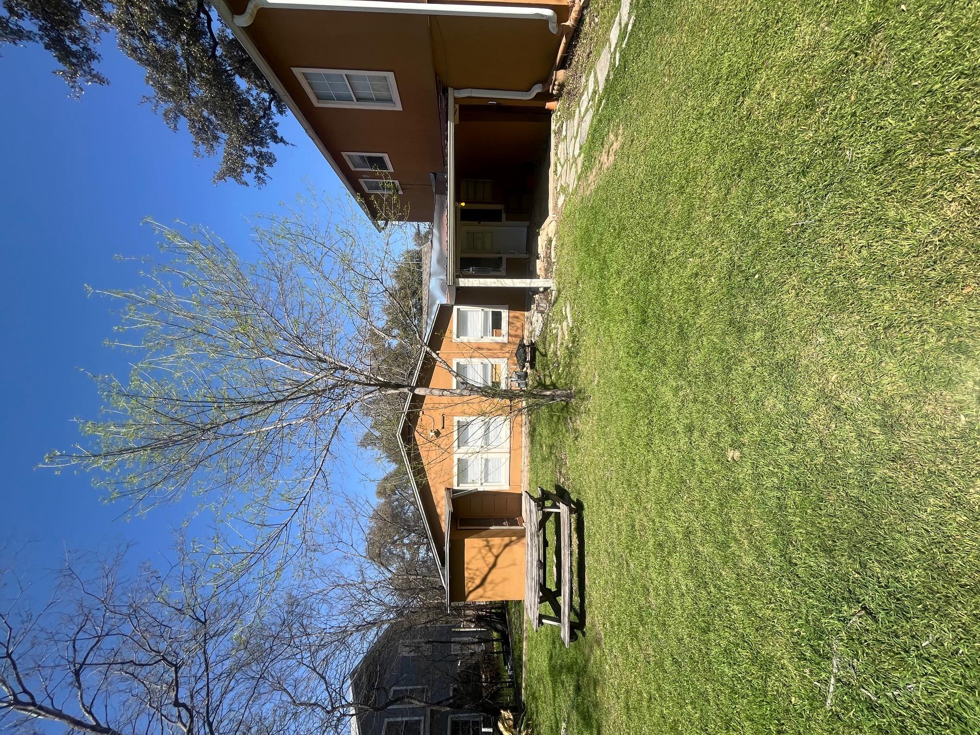 Listing photo 1 of 1609  Morgan Ln  #D