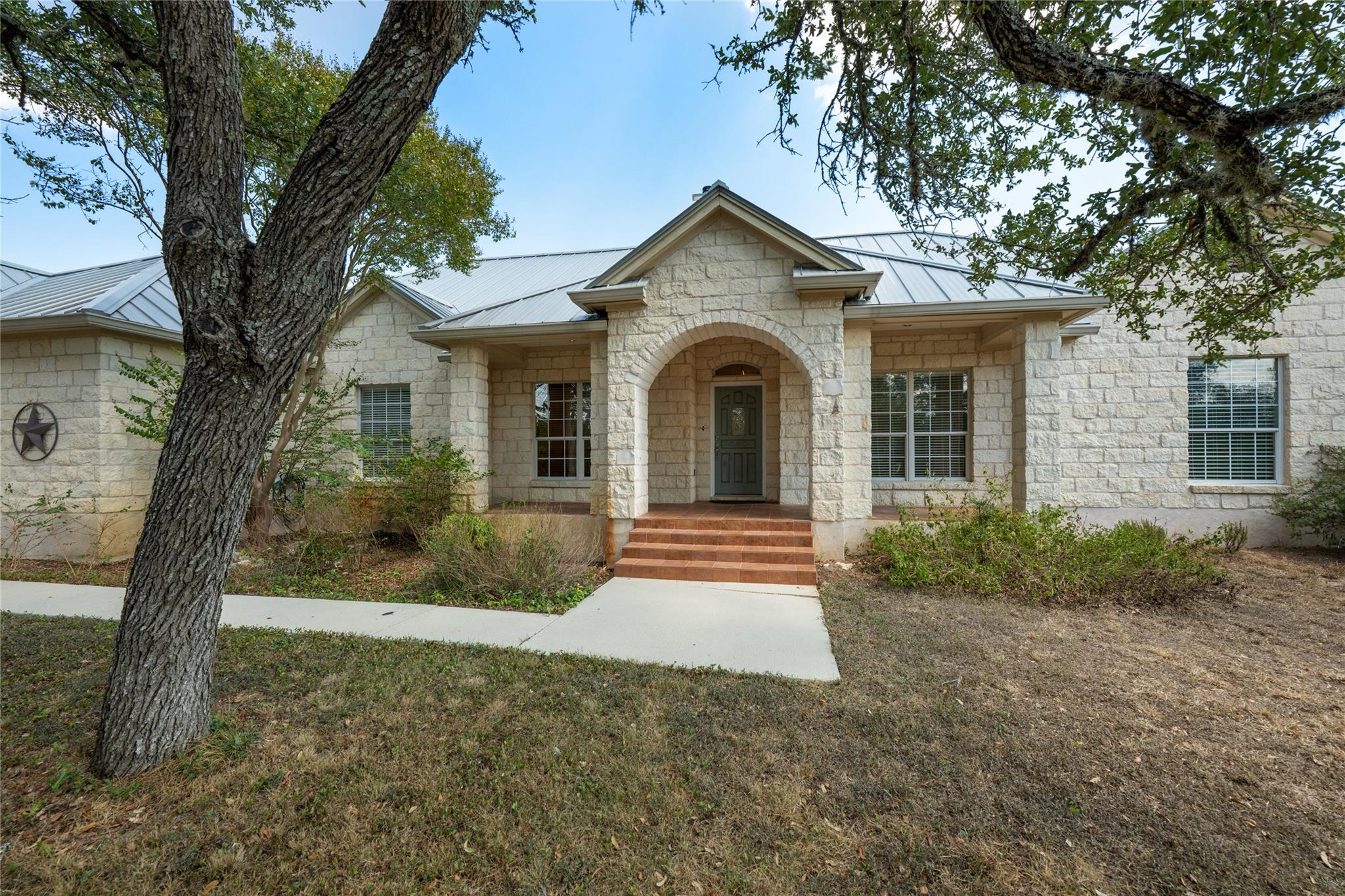 Listing photo 1 of 1211  Quail Ridge Dr