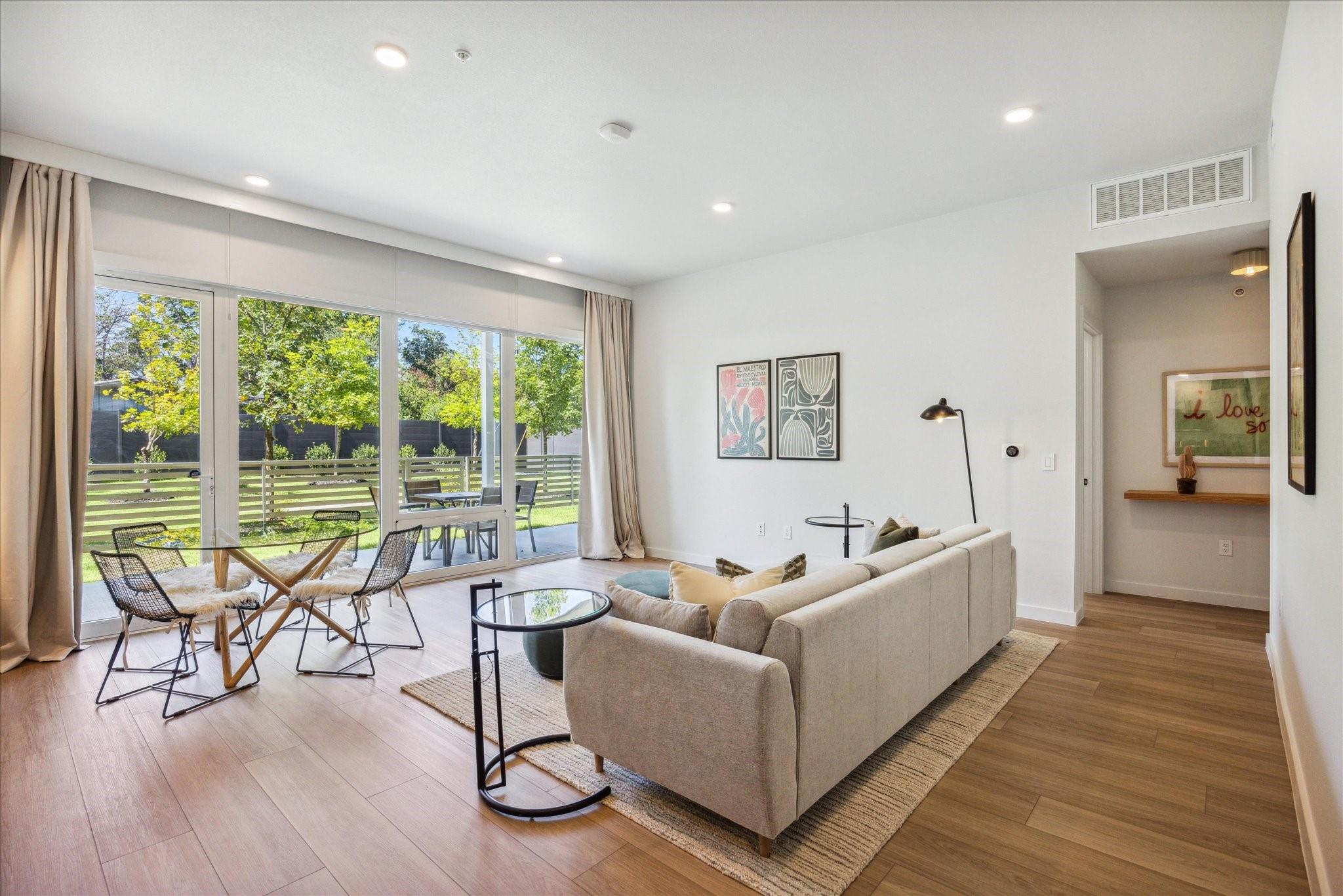 Listing photo 1 of 4004  Banister Ln  #115
