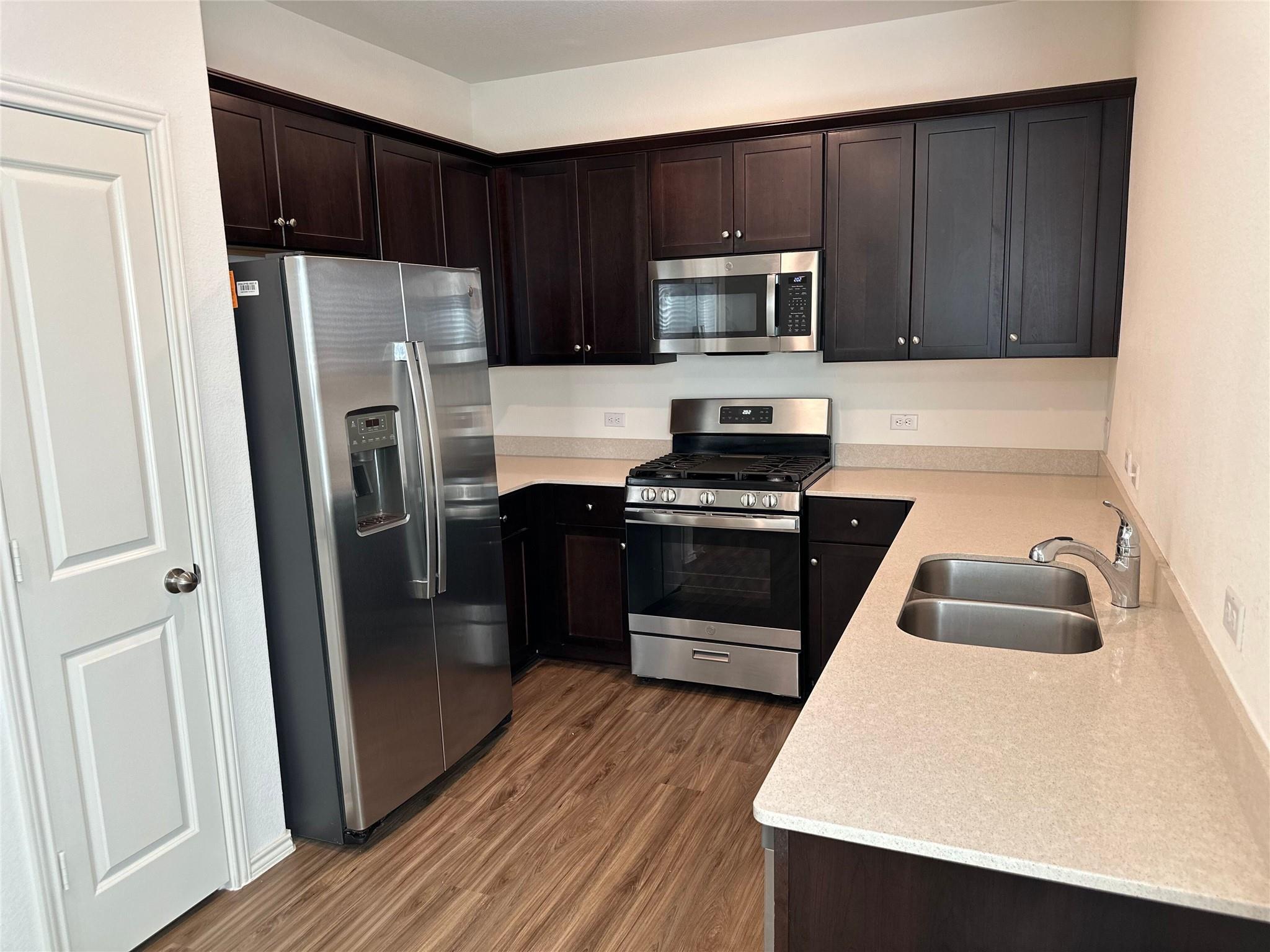 3504  Lodgepole Dr 매물 사진 1