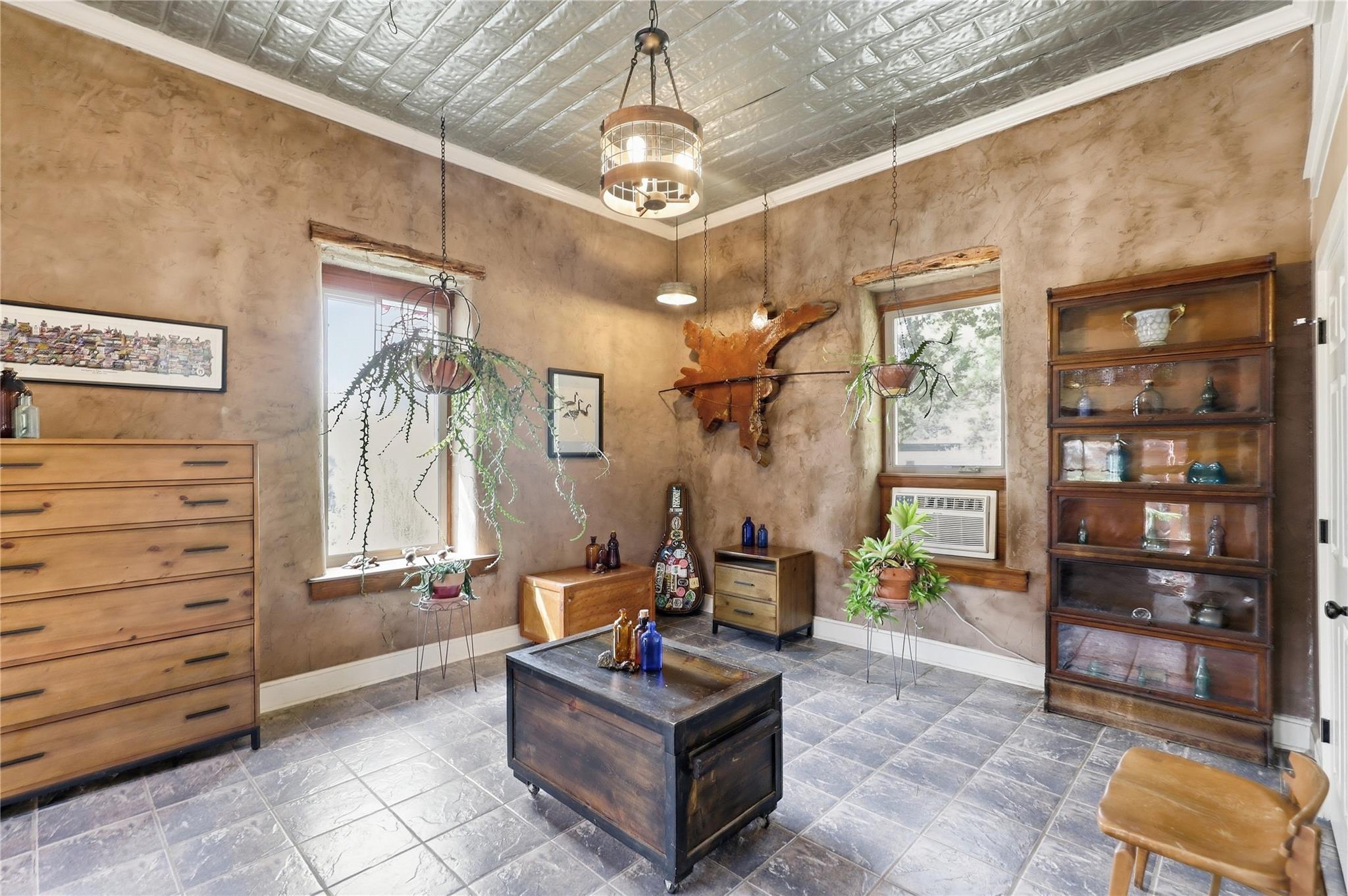 Listing photo 1 of 4640  Cottonwood Rd