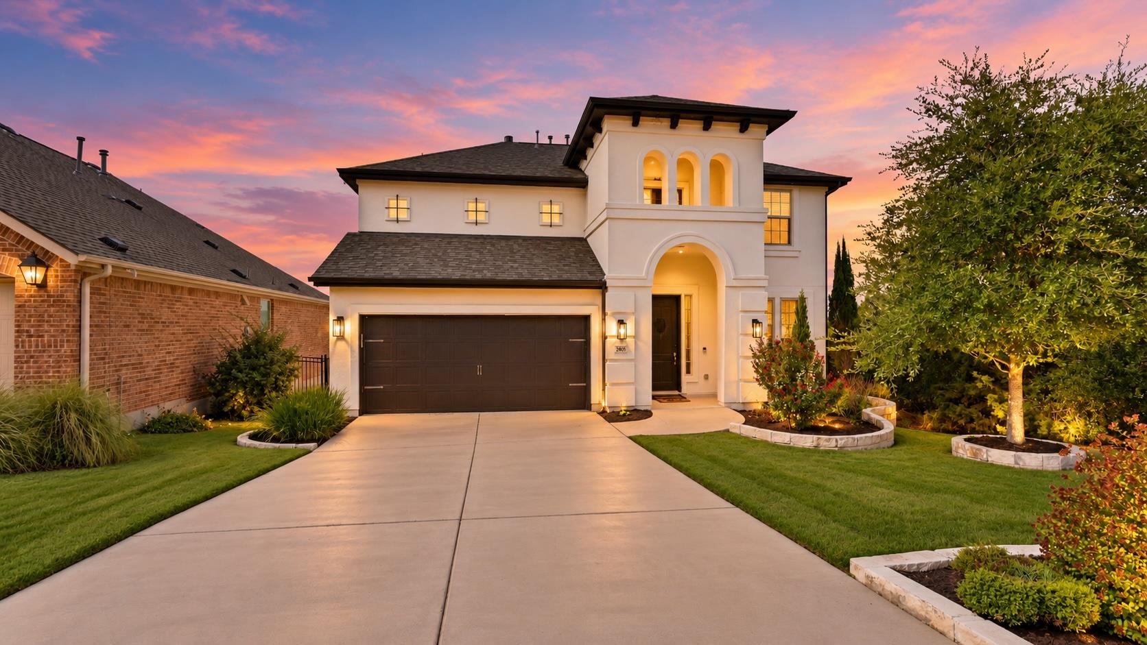 Striking stucco exterior details elevate this mod