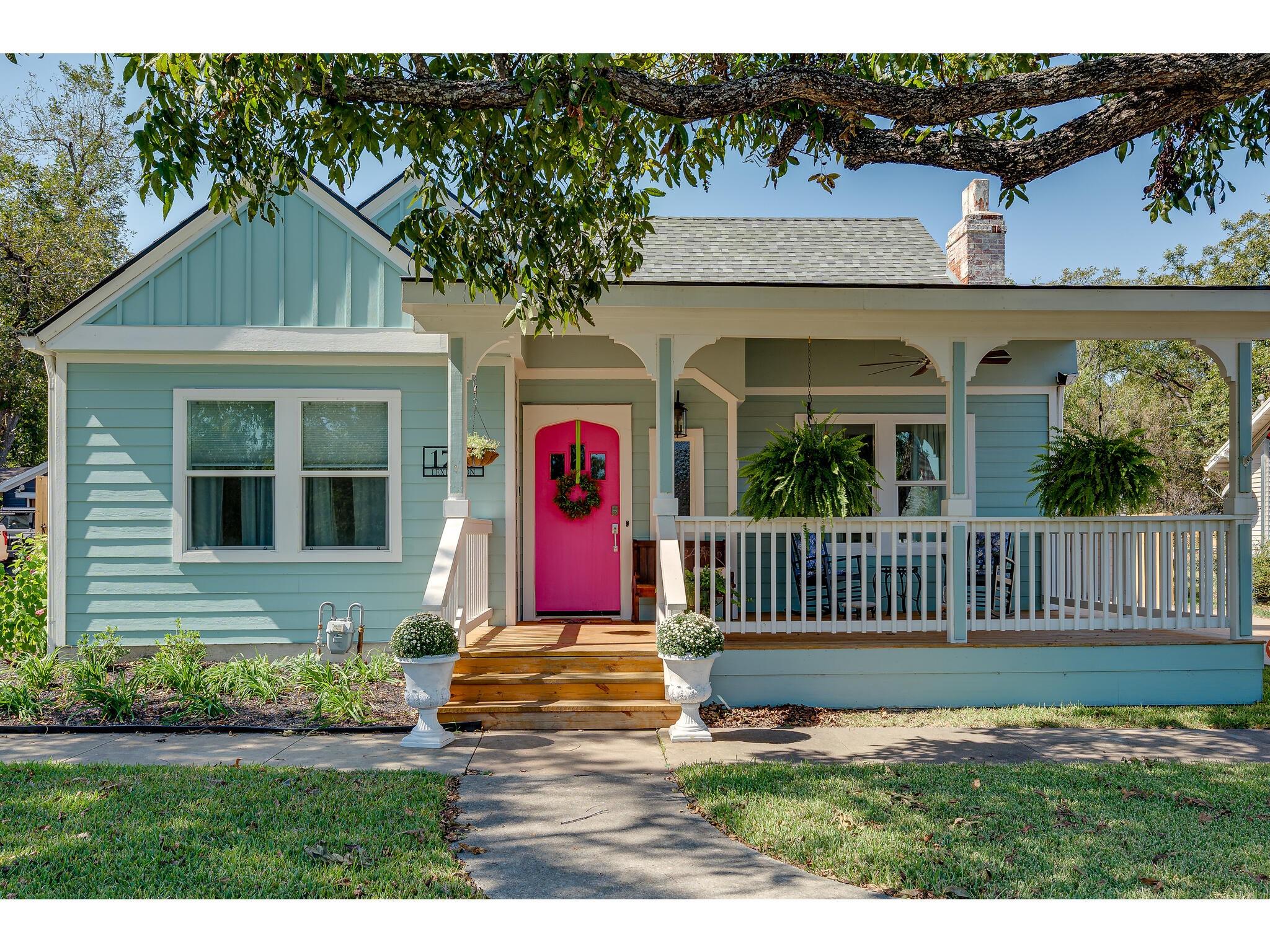 Listing photo 1 of 1709  Lexington St