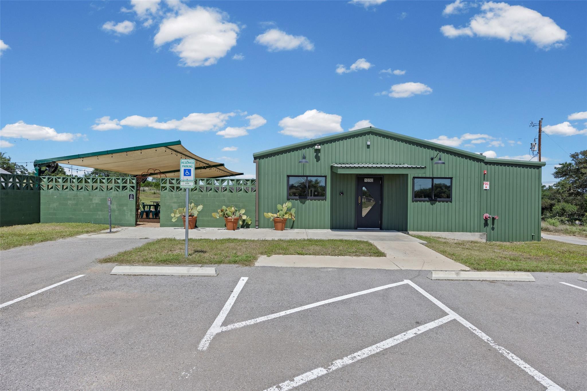 Listing photo 1 of 1090  FM 32 None