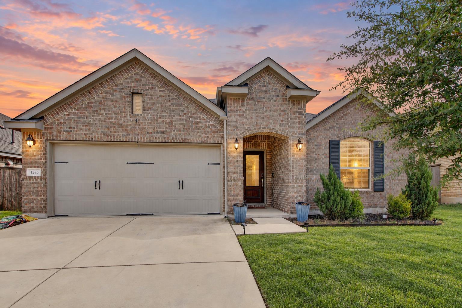 Listing photo 1 of 1275  Chad Dr
