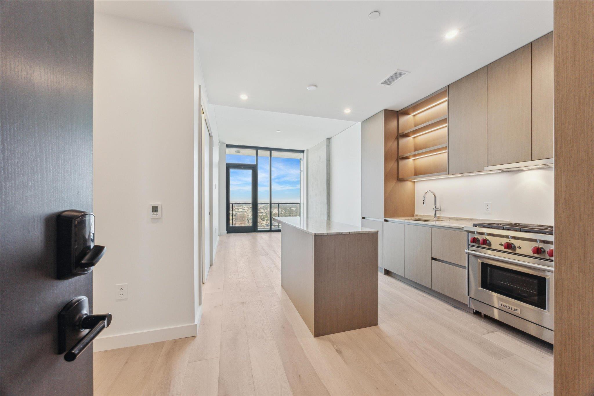 Listing photo 1 of 610  Davis St  #5006