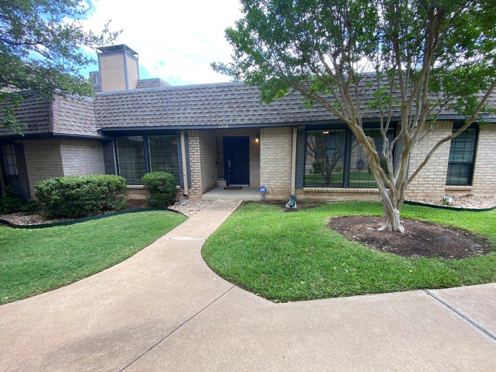 Listing photo 1 of 7206  Chimney Cors