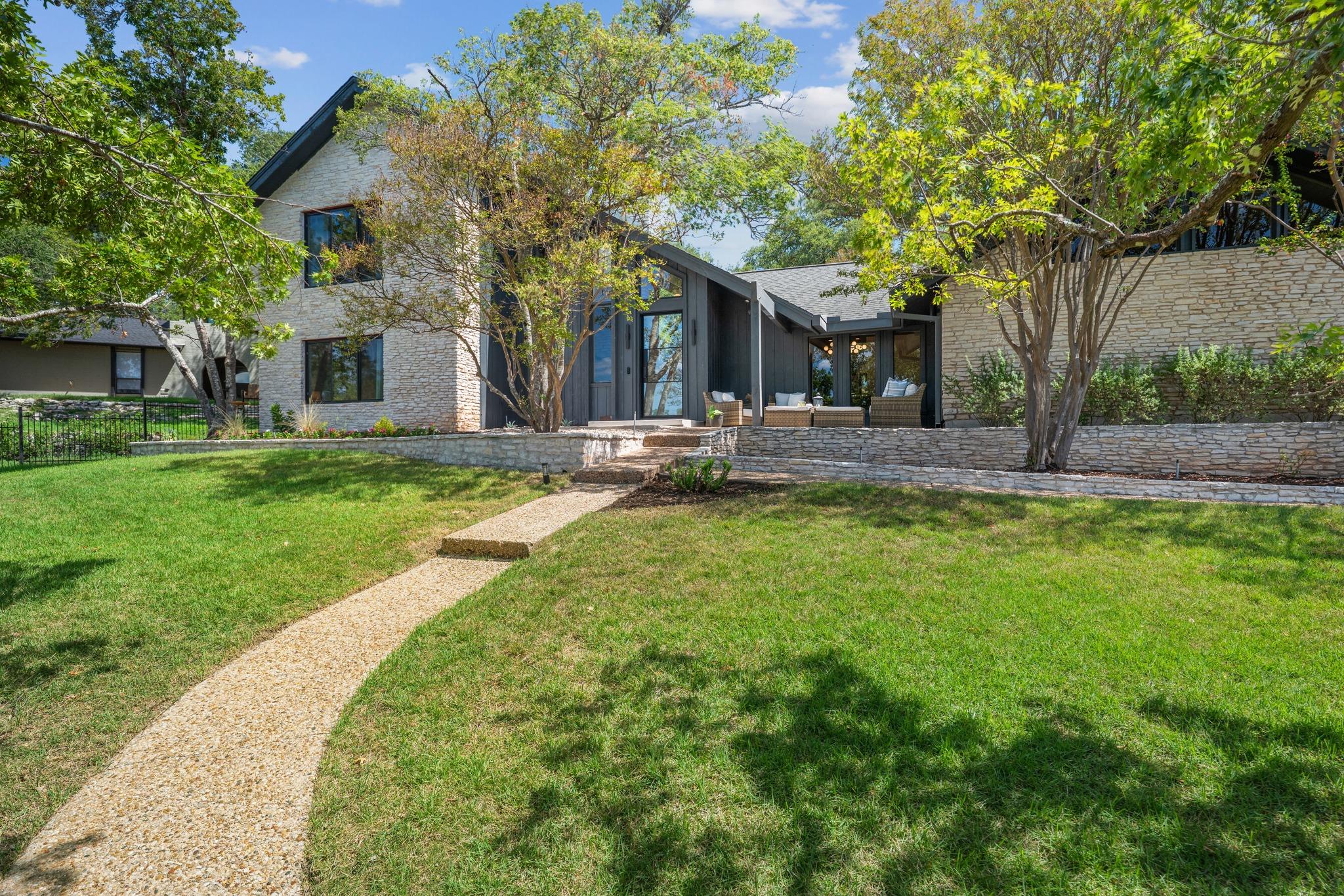 Listing photo 1 of 2308  Cypress Pt E