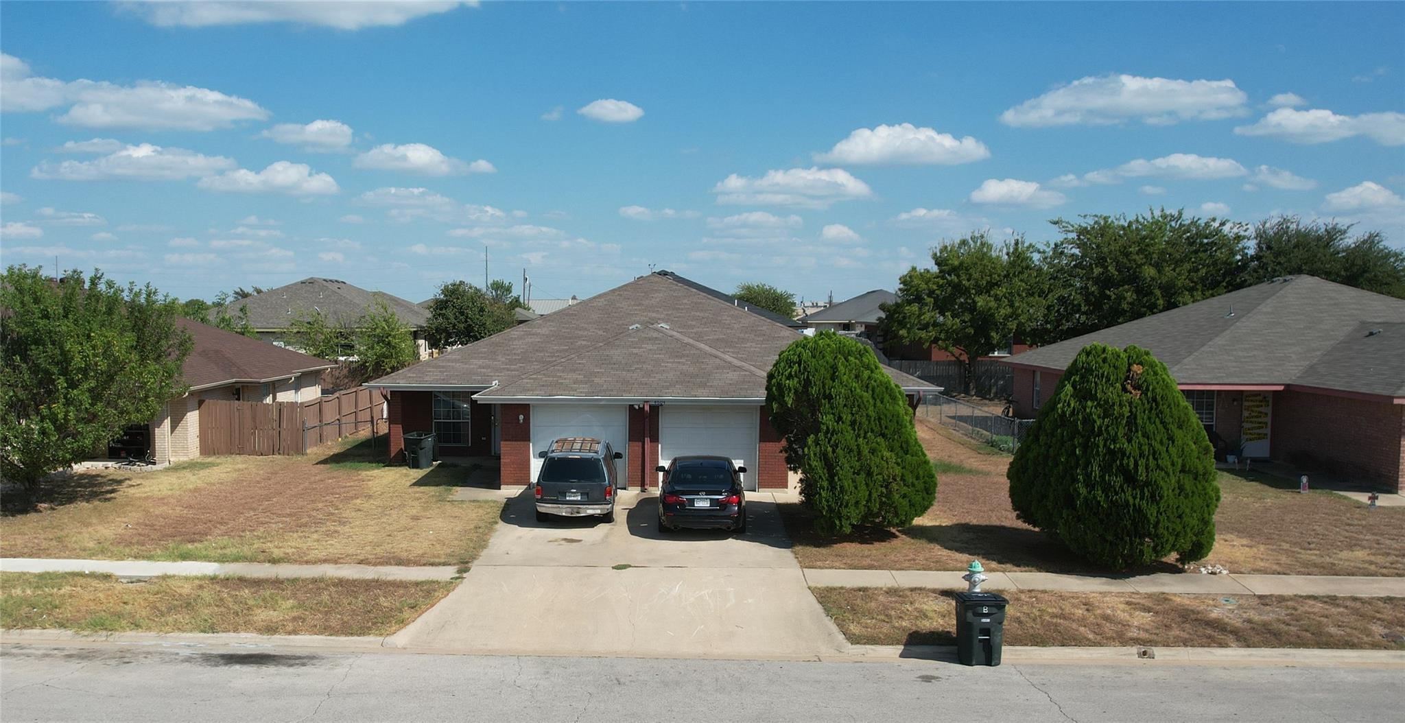Listing photo 1 of 4604  Bowles Dr