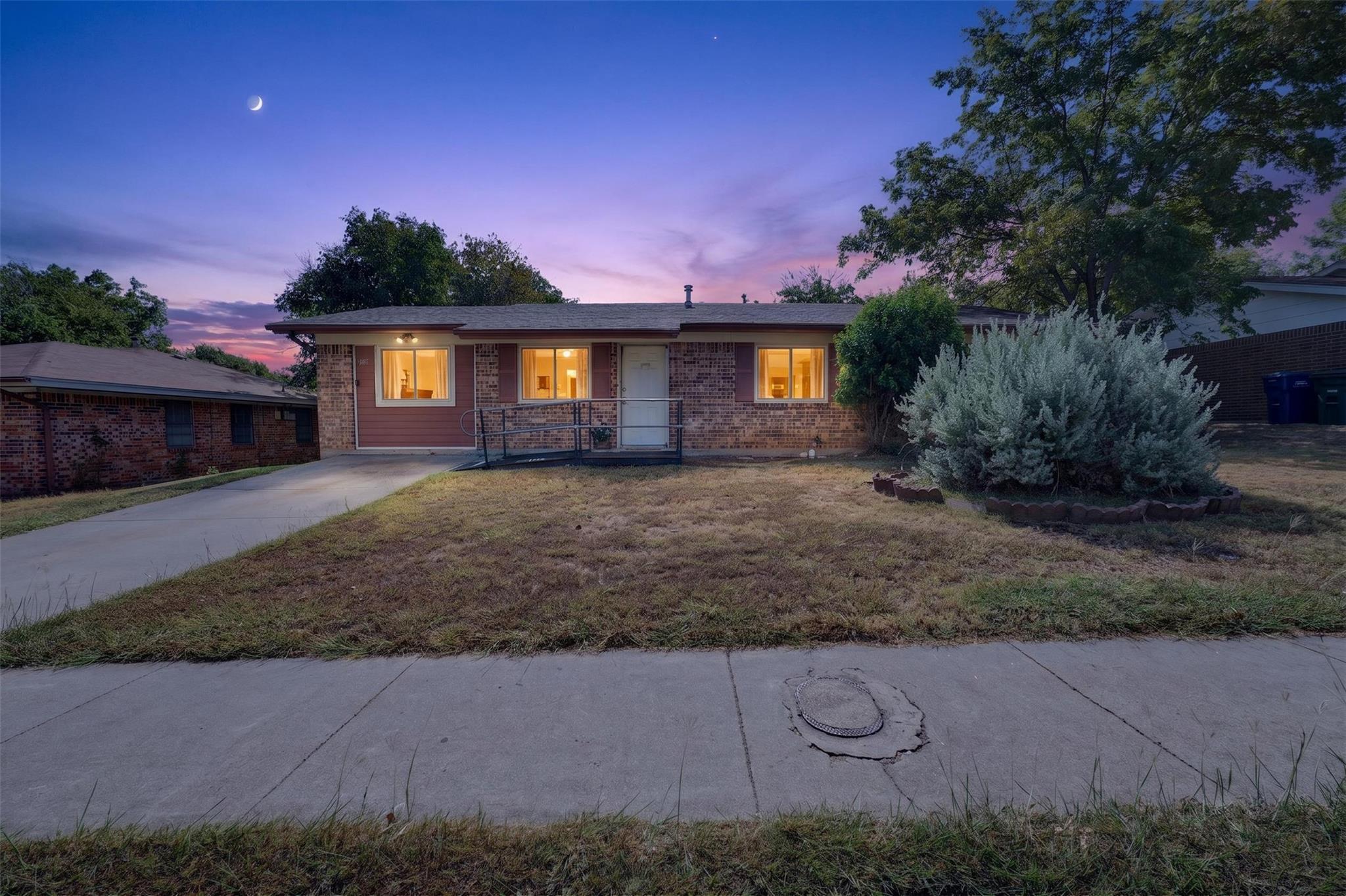 Listing photo 1 of 801 S 23rd St