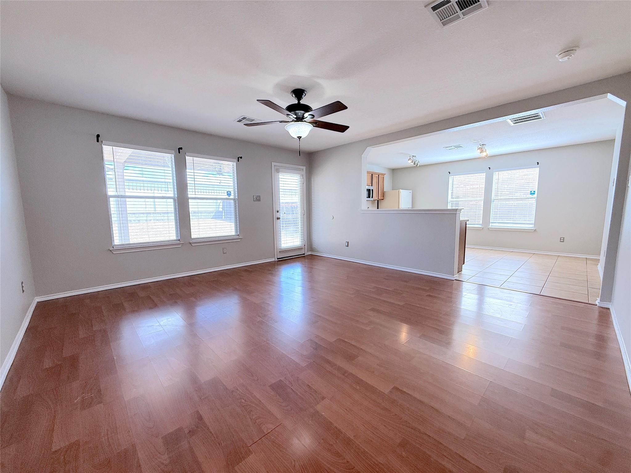 Listing photo 1 of 5628  Colinton Ave