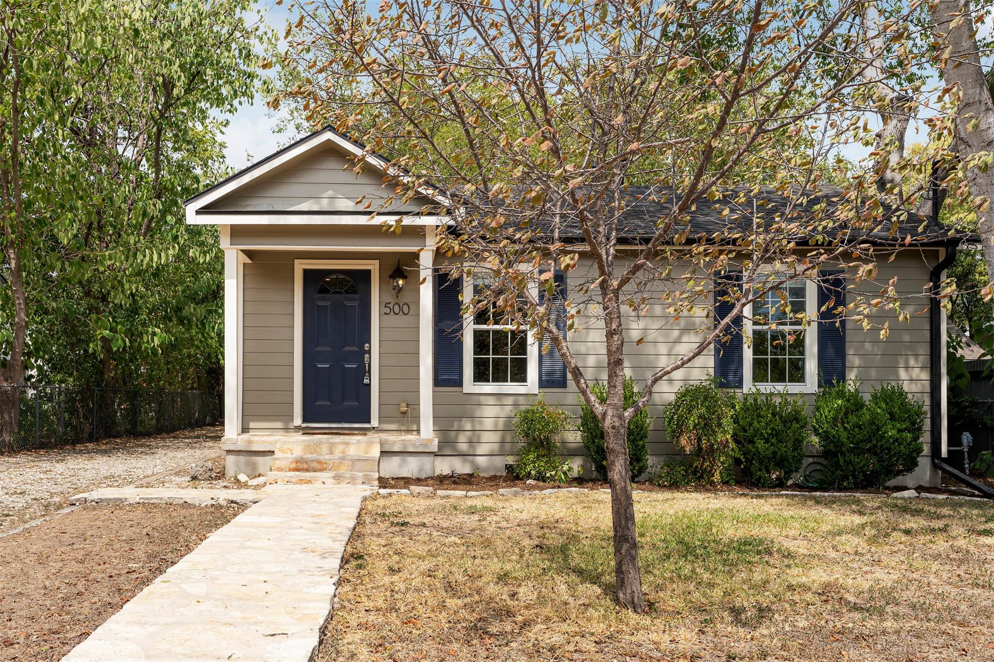 Listing photo 1 of 500  Denson Dr
