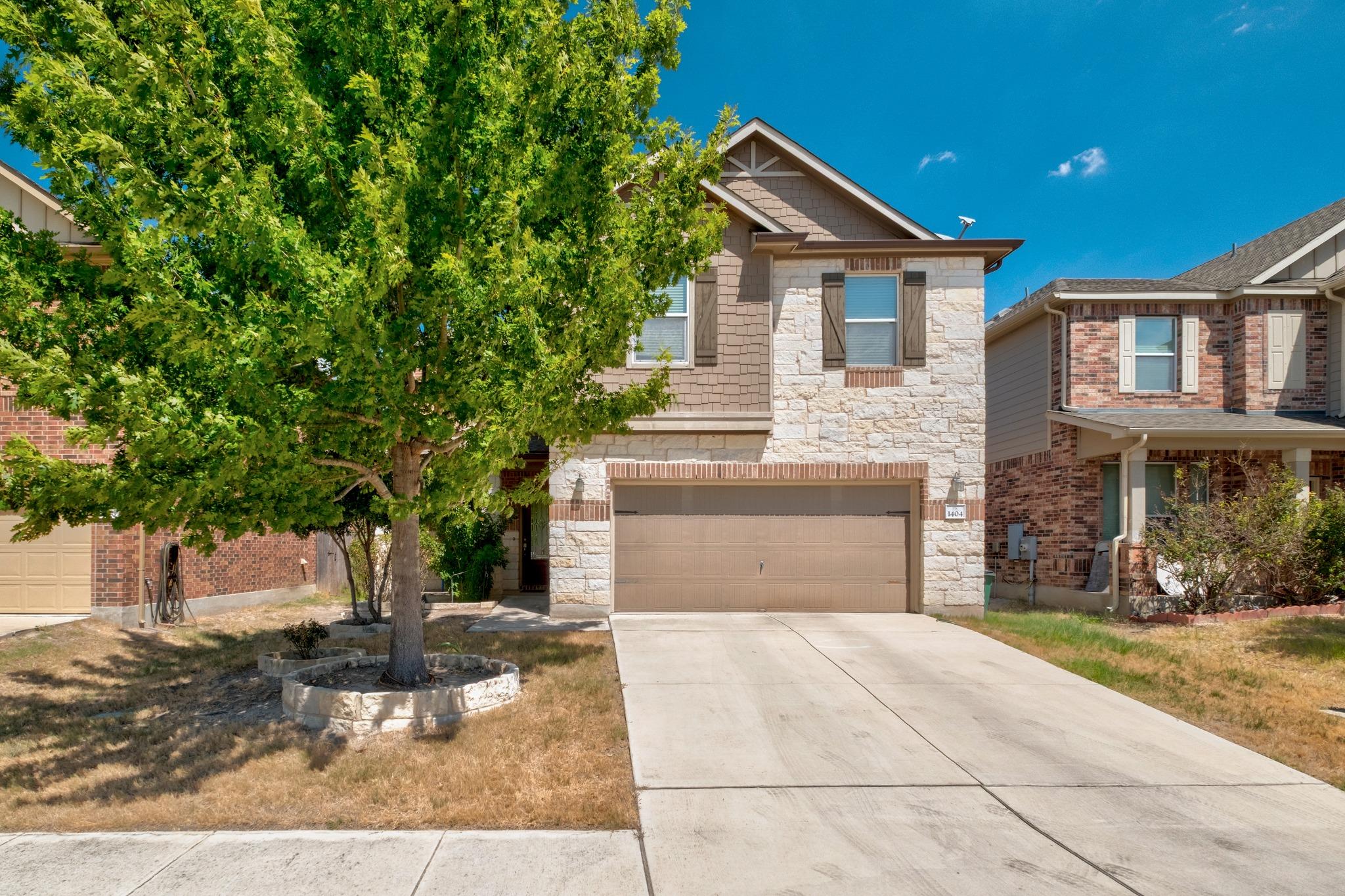Listing photo 1 of 1404  Verdana Dr