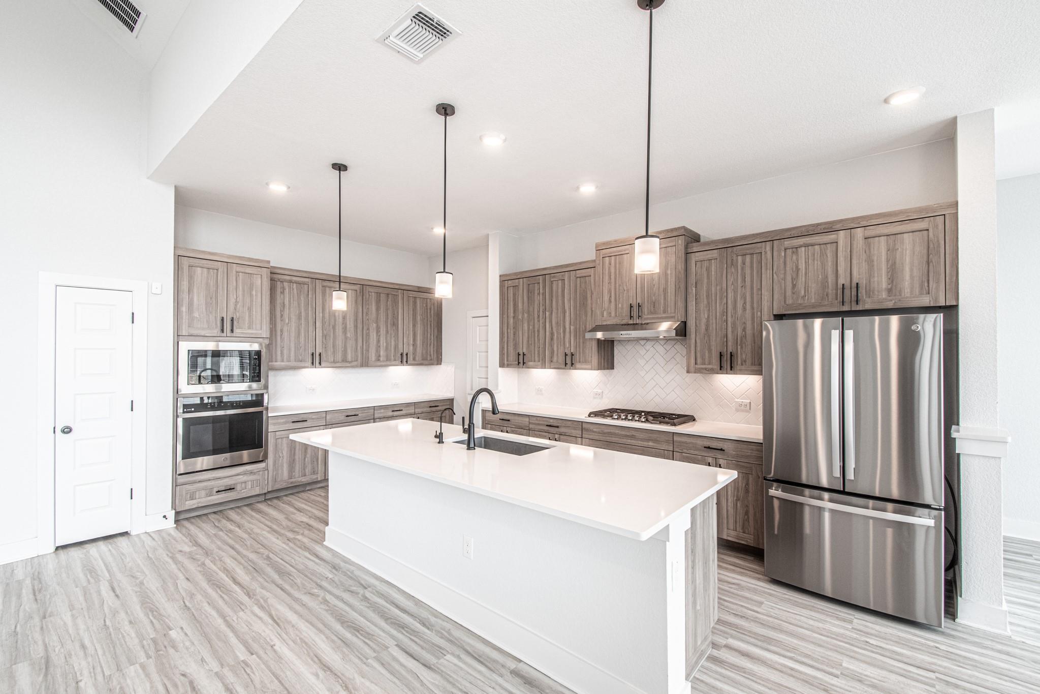 Listing photo 1 of 822  Wild Pecan Loop