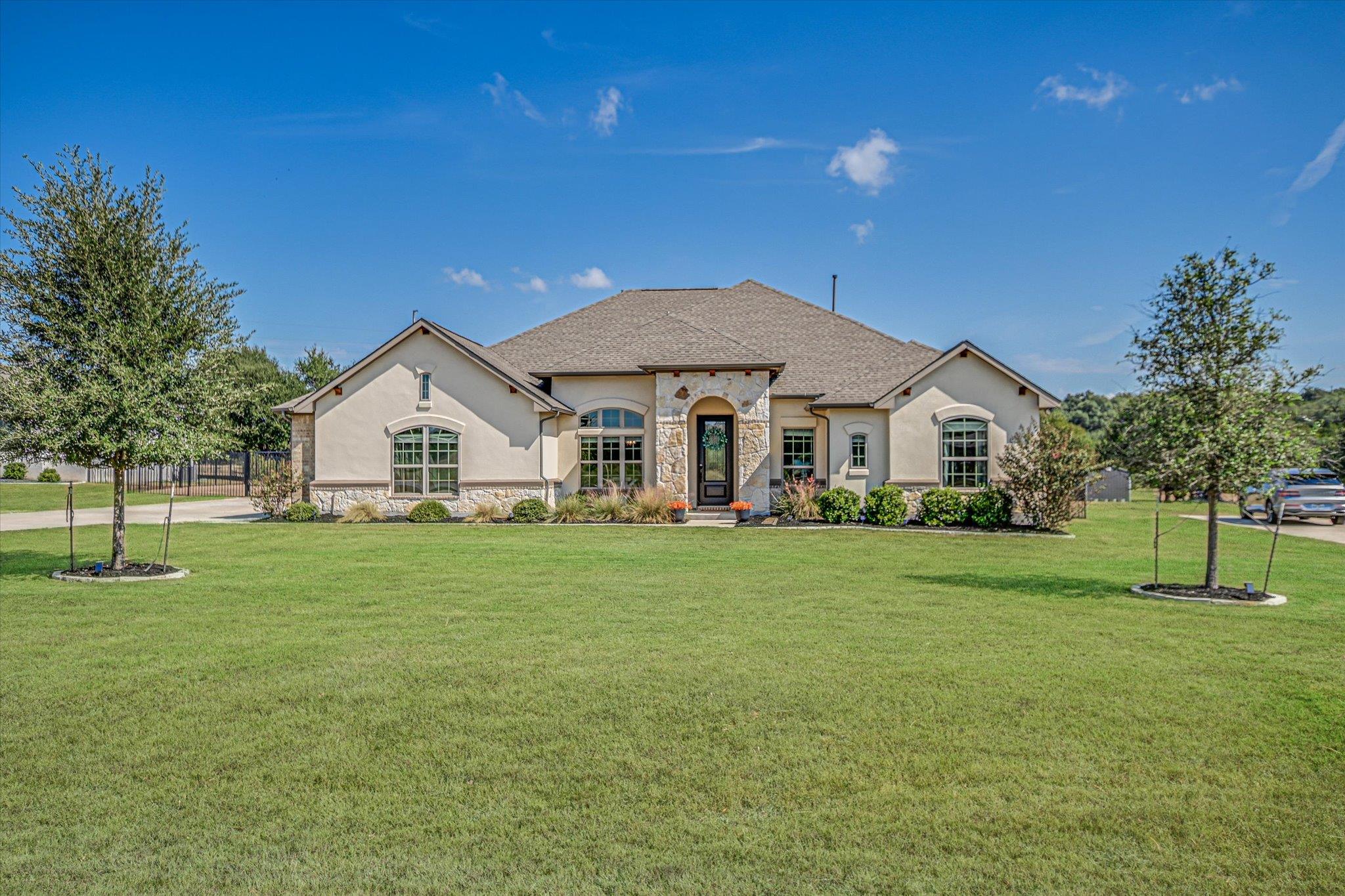 Listing photo 1 of 1861  Nature View Loop